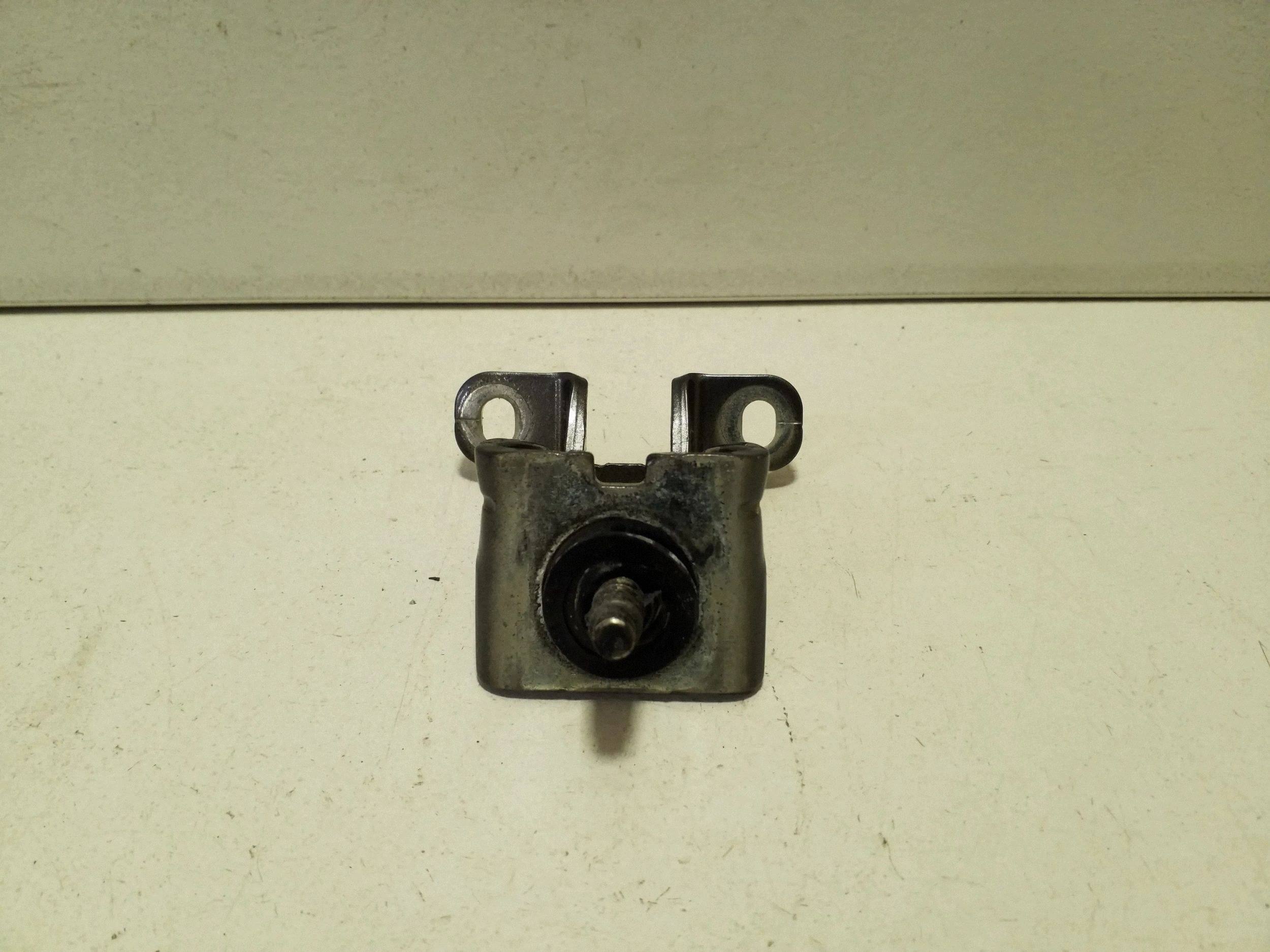 Skoda Kamiq takaluukun sarana vasen 5G0827301C