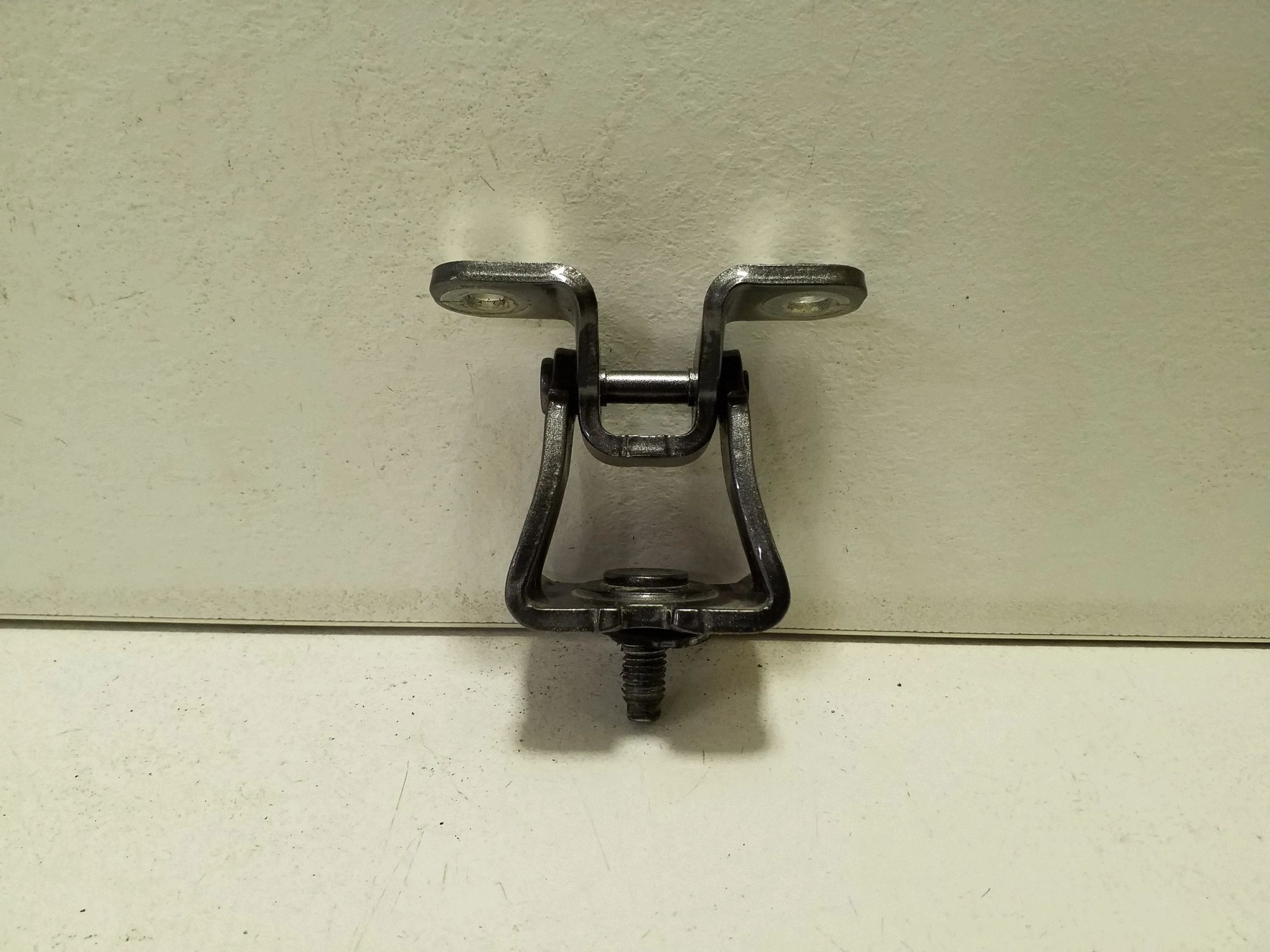 Skoda Kamiq Tailgate Hinge Left Side OEM 5G0827301C image 4