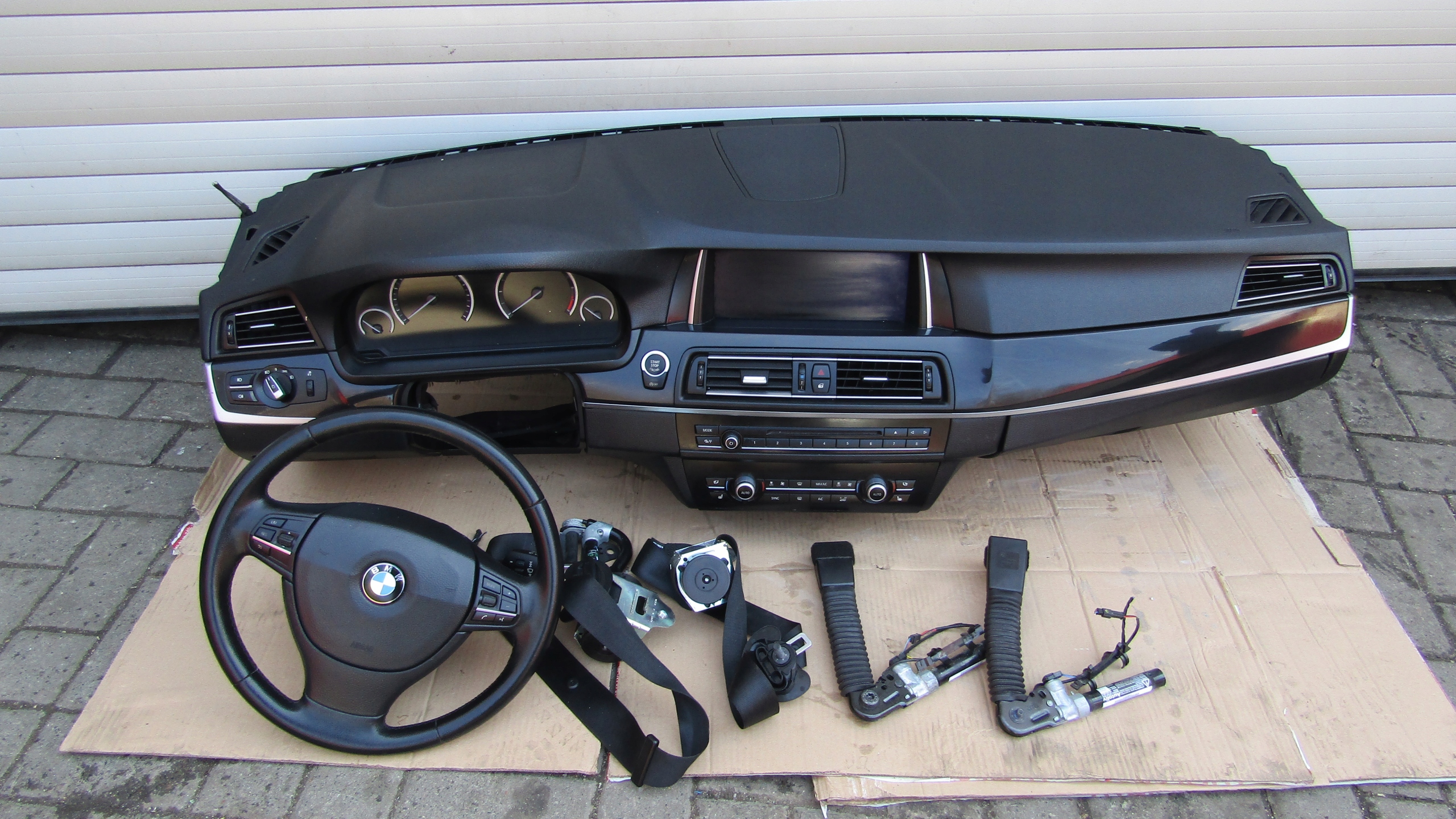 BMW 5 F10 LIFT Deska Konsola Kokpit Komplett image 2