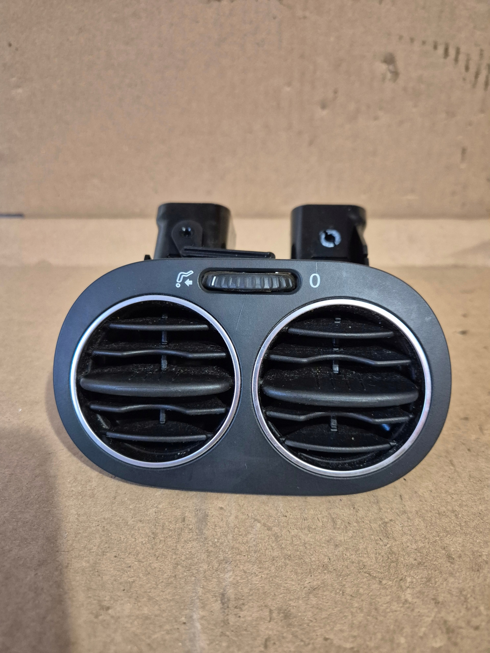 VW Golf Plus Ilmanotto 2006 1.9L 5M0819203 image 2