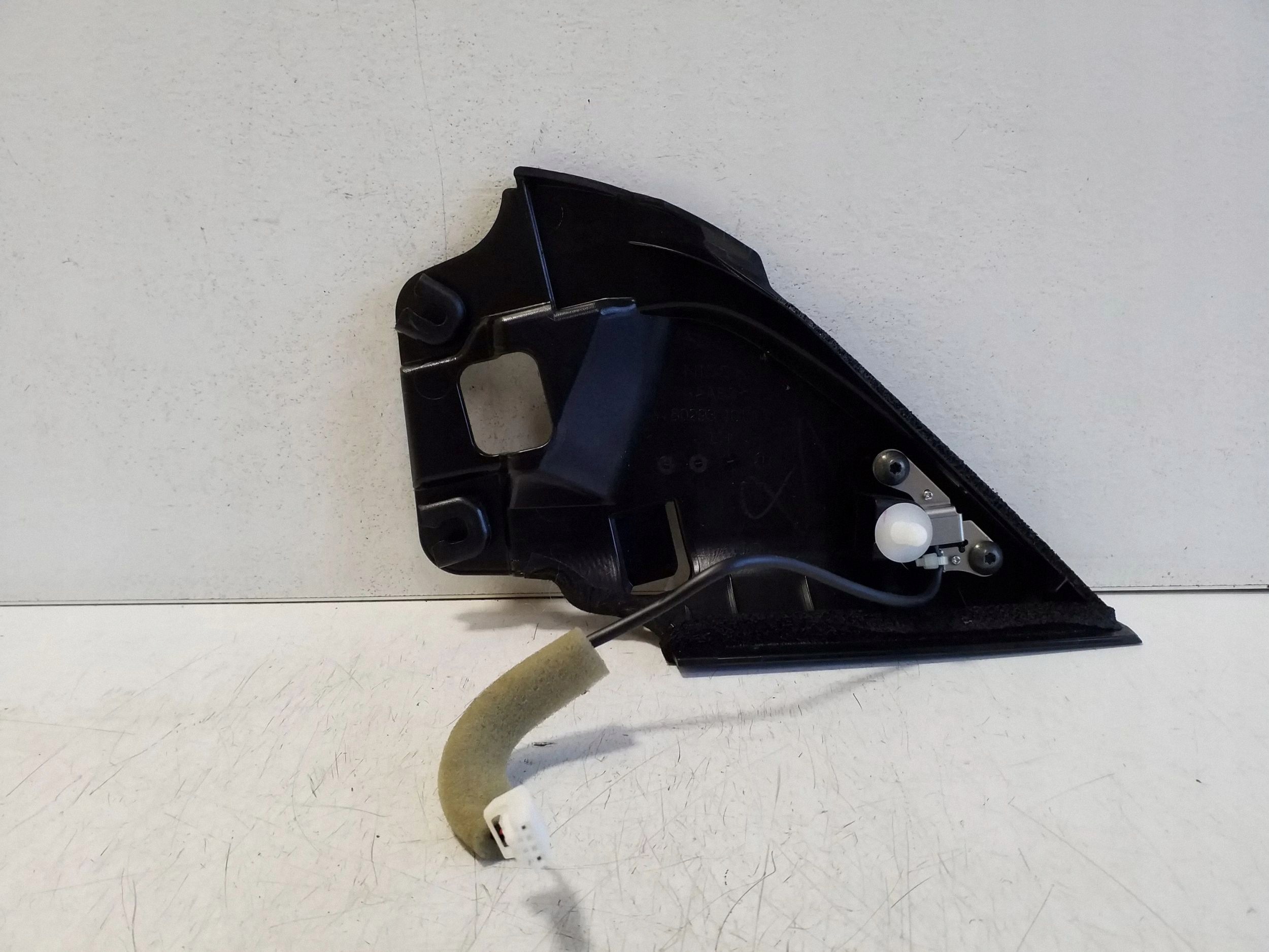 Nissan Rogue 2018 Seitentür links OEM 802934CL1A