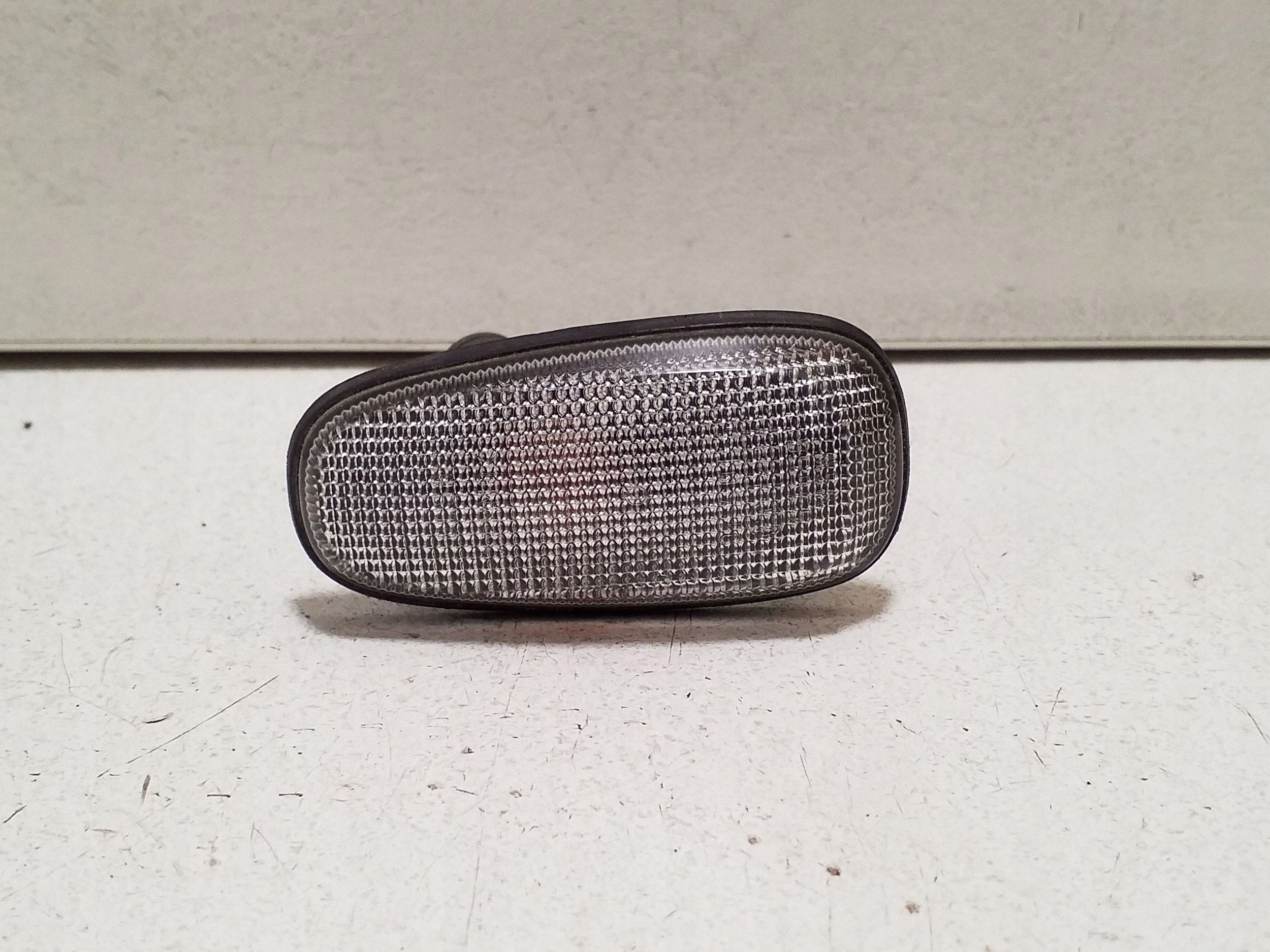 2001 Opel Astra G Direction indicator in mud 09133062 image 2
