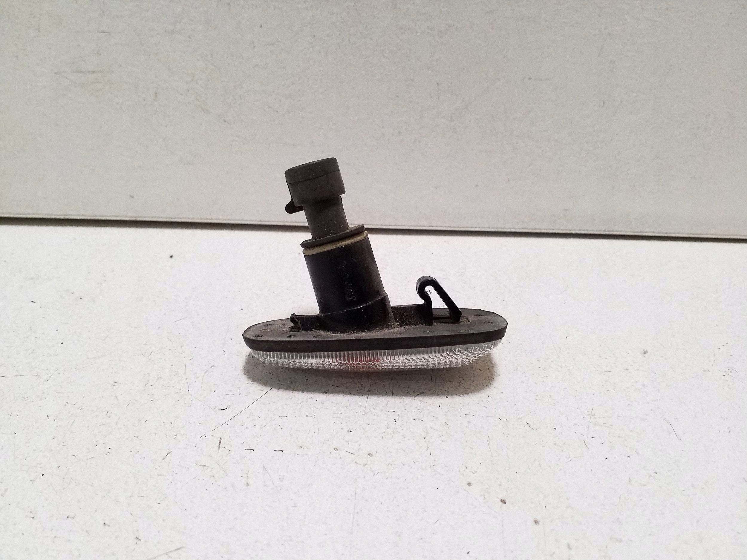 2001 Opel Astra G Direction indicator in mud 09133062 image 3