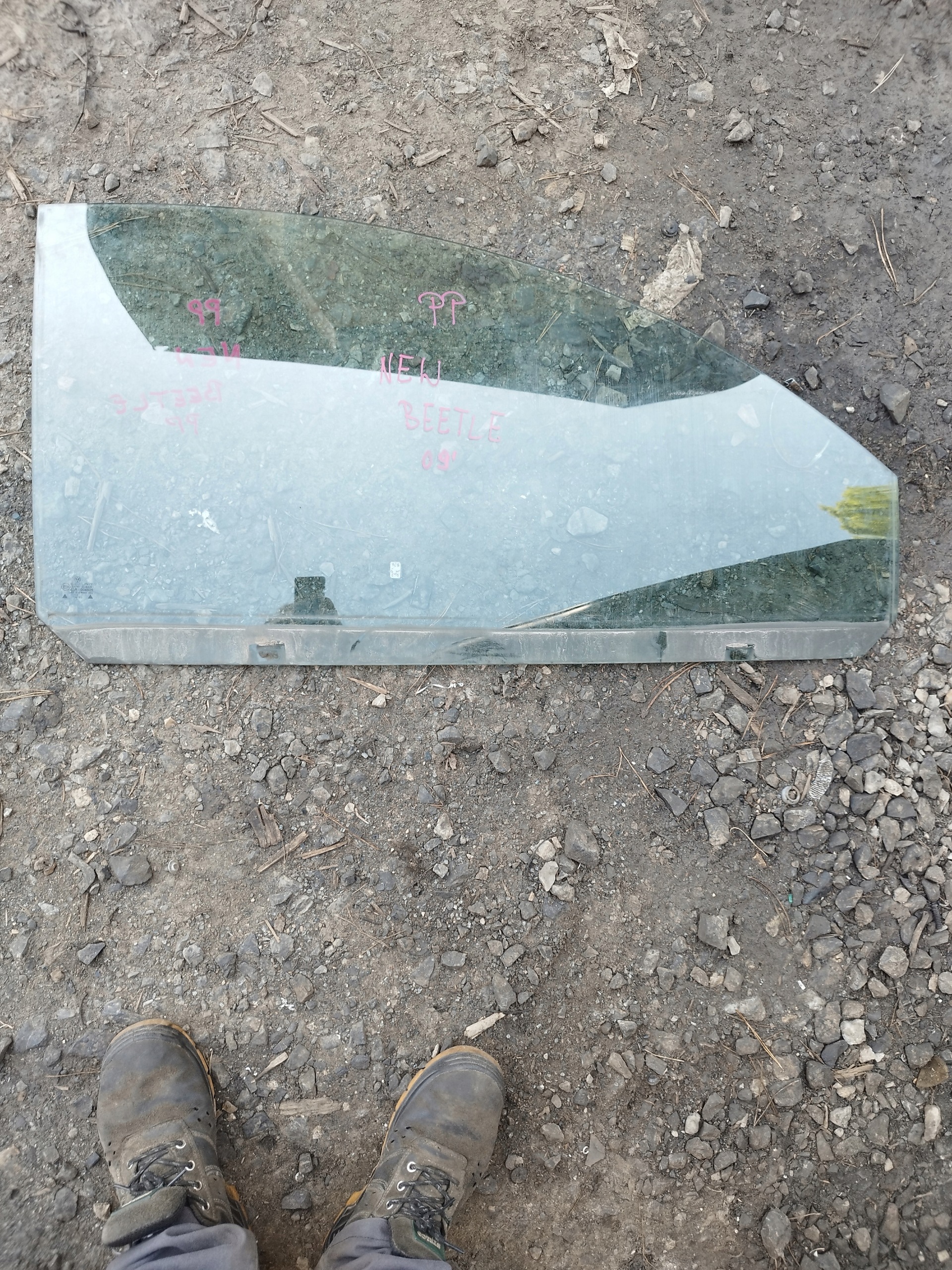 Vitre avant droite VW New Beetle 97- image 2