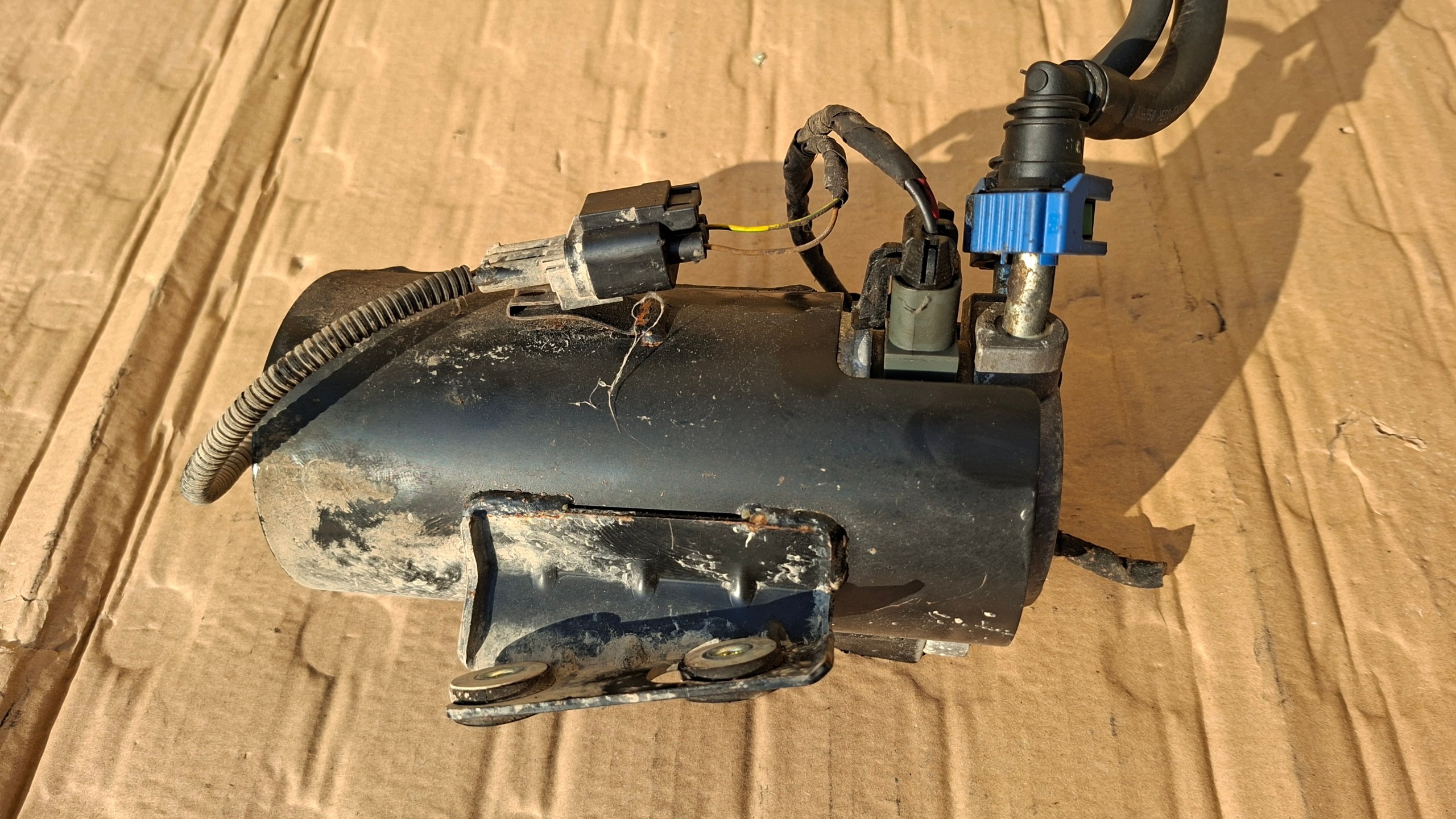 SsangYong Tivoli XLV Kraftstofffilter-Gehäuse OEM image 3