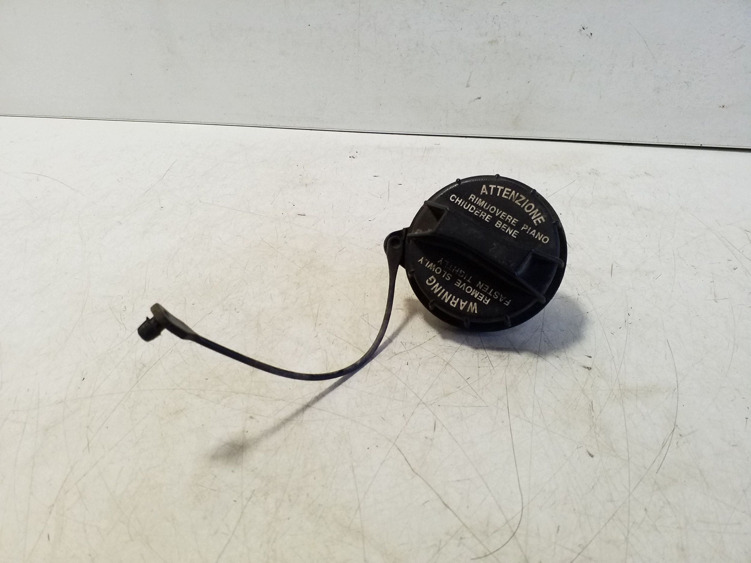 Kia Stonic Bouchon de réservoir de carburant VAL300781 image 2