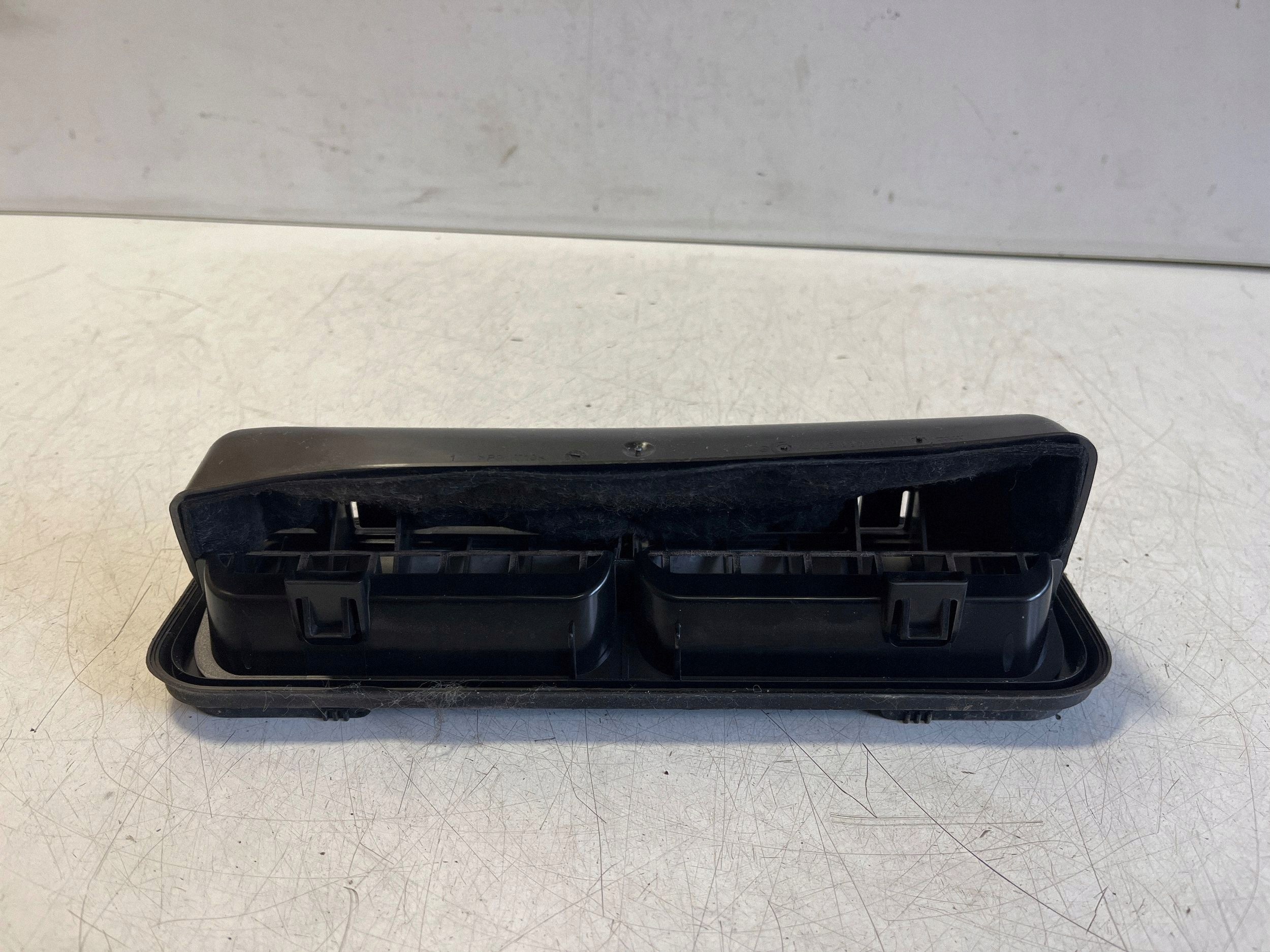 Kylargrill höger sida Mercedes C AMG W205 A2058301301 image 3