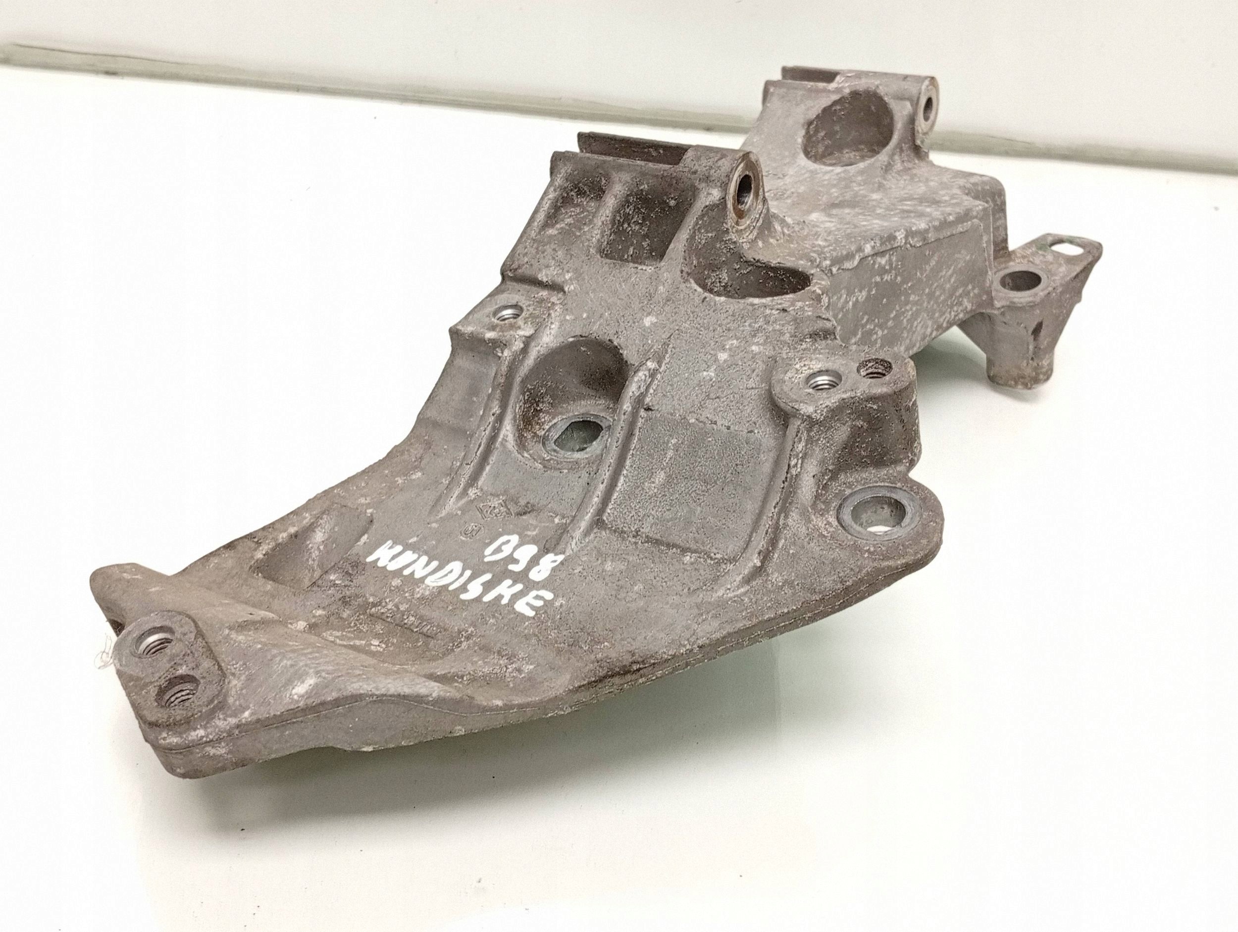 Nissan Qashqai+2 2013 A/C Compressor Bracket 8200669494 image 2