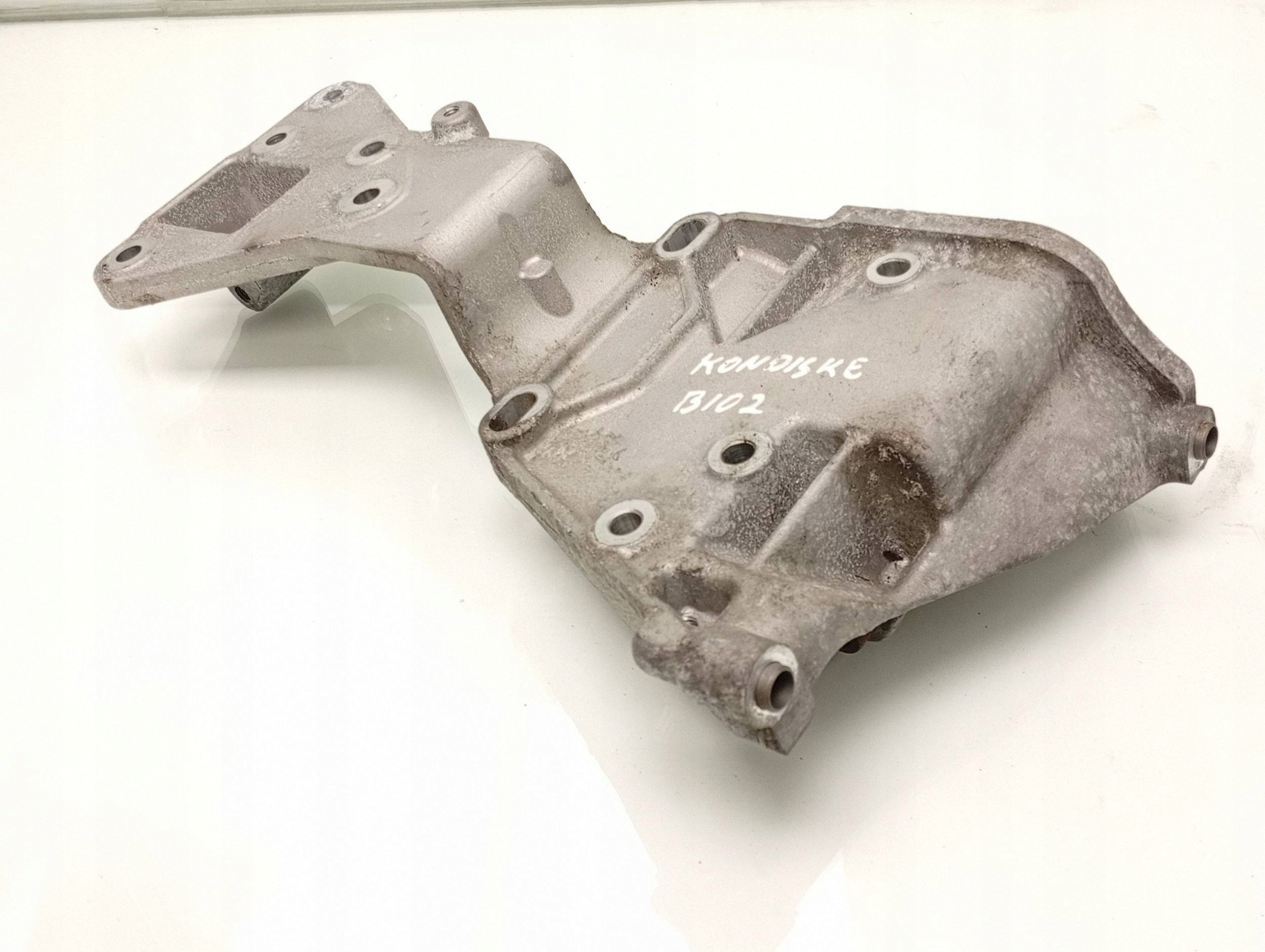Soporte compresor AC Volvo V70 2013 31316673 image 2