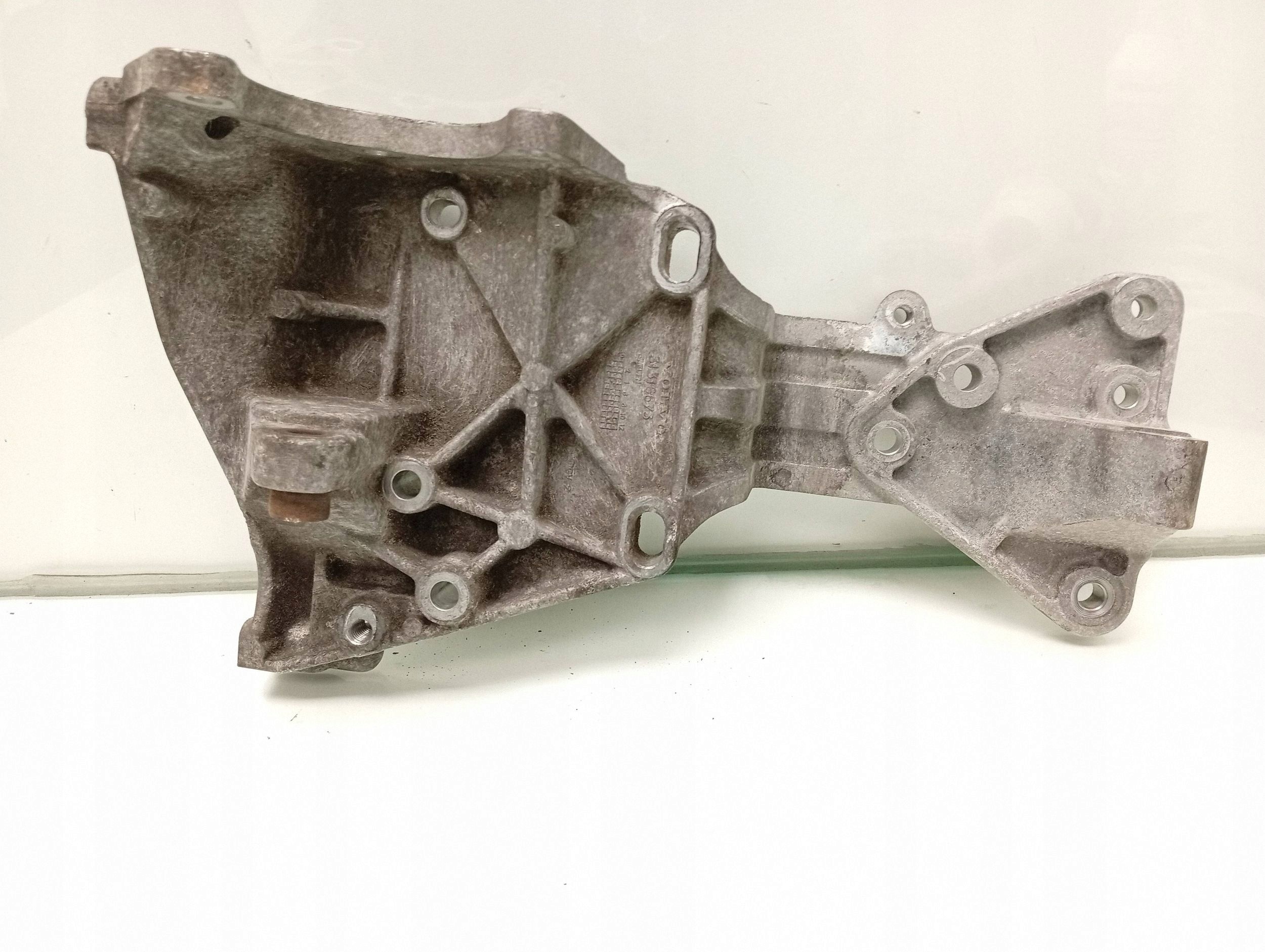 Soporte compresor AC Volvo V70 2013 31316673 image 3