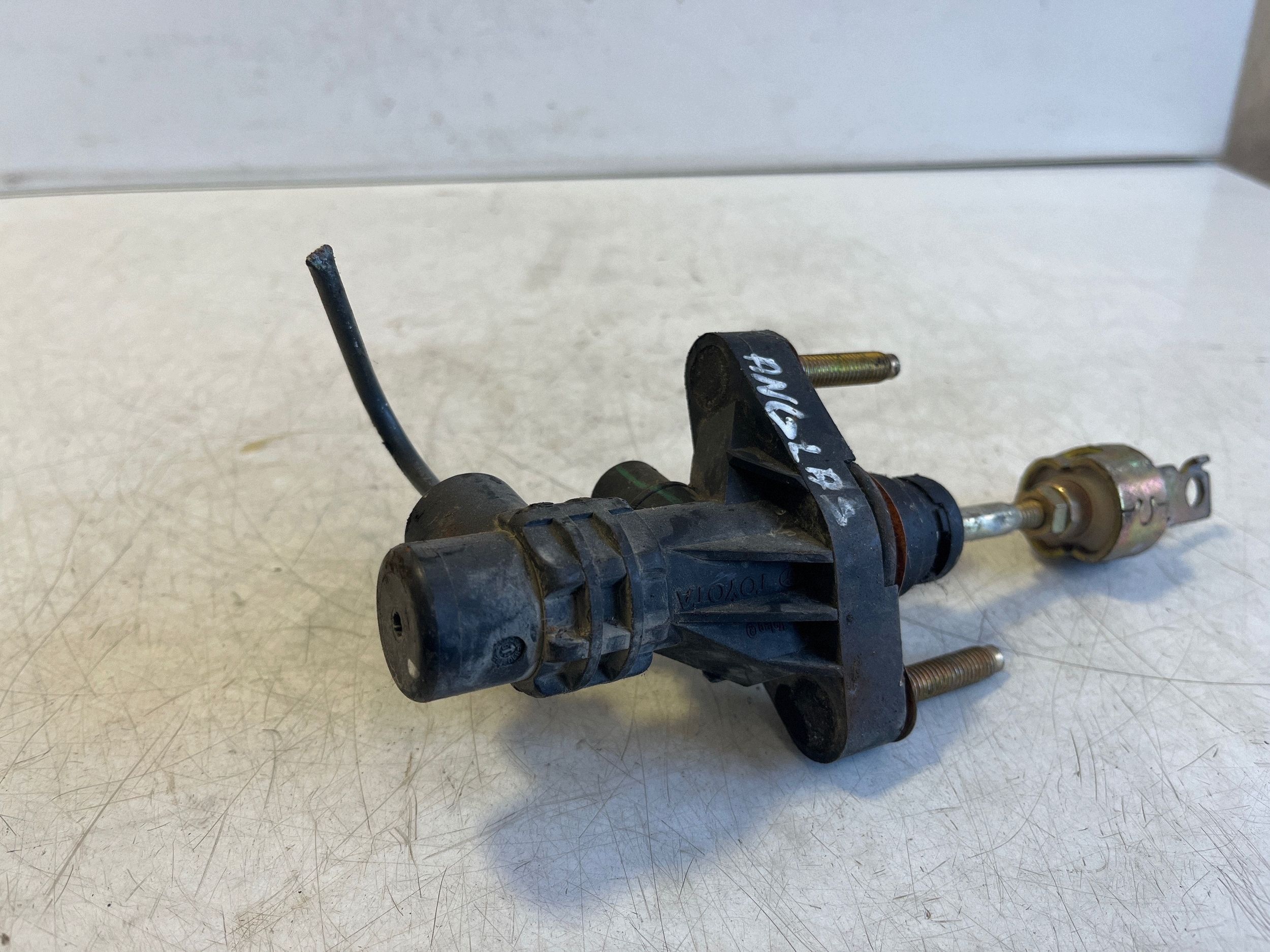 Toyota Avensis T250 Kytkinpumppu VAL322650 image 3
