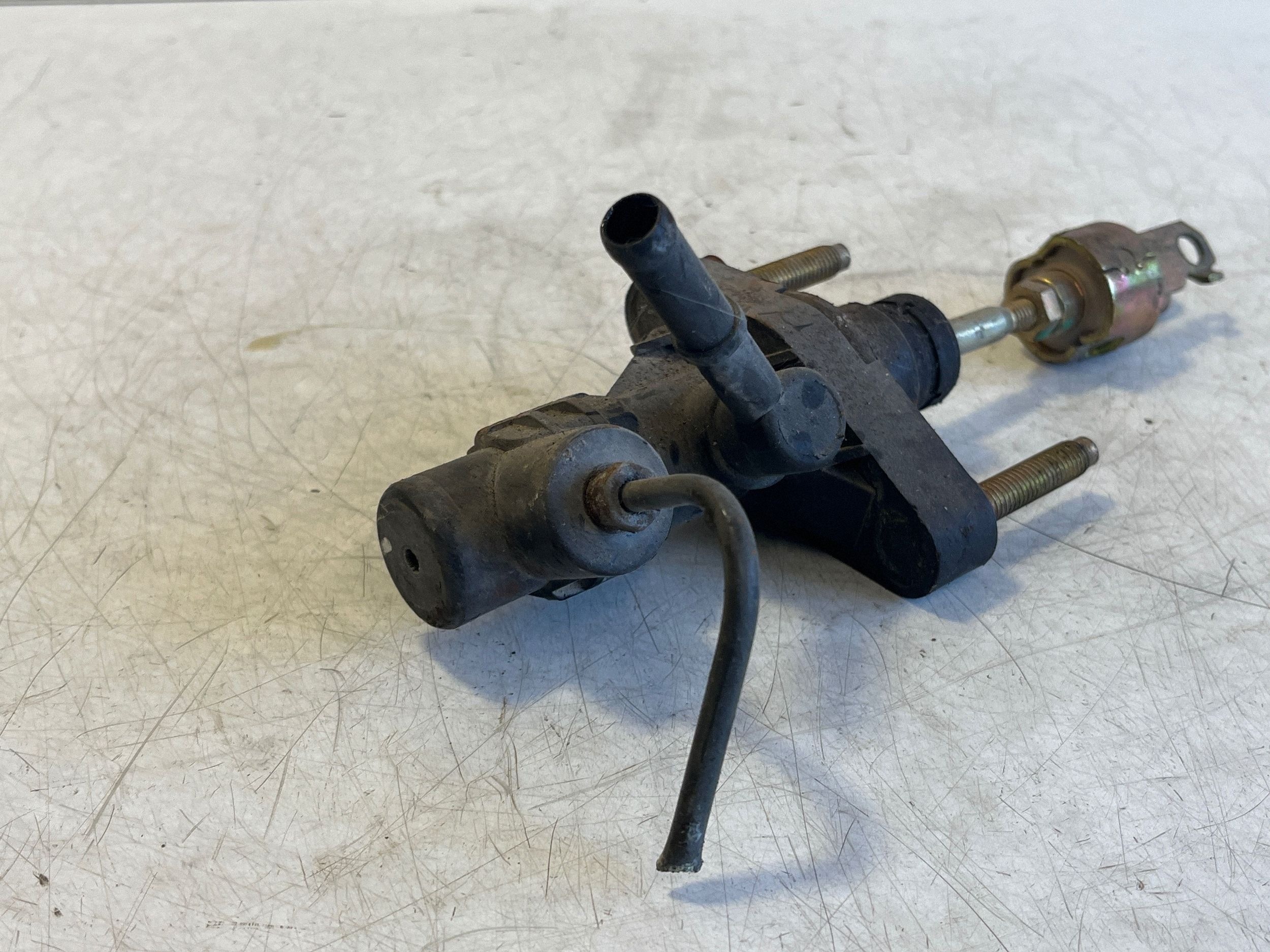 Toyota Avensis T250 Kytkinpumppu VAL322650 image 4