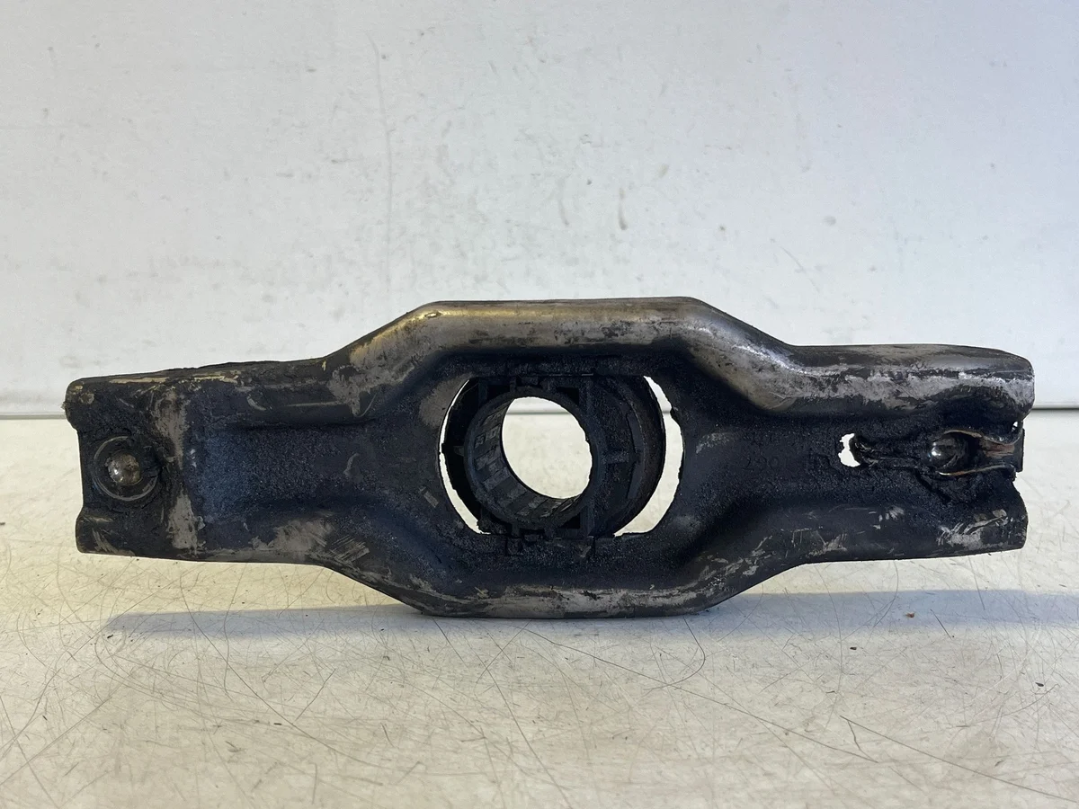 VOLKSWAGEN TOUAREG Braccio Frizione VAL322546