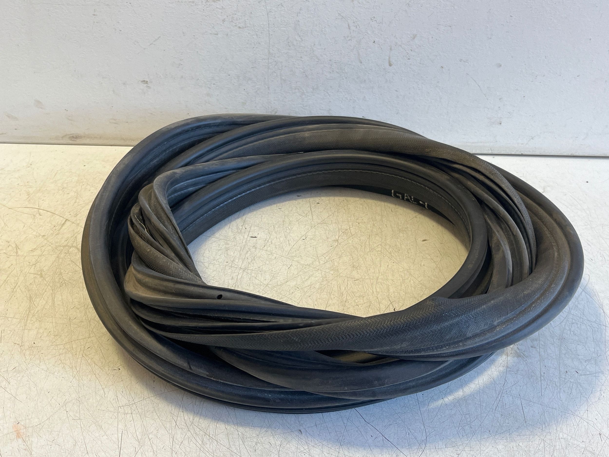 Toyota RAV 4 (XA20) Türdichtung hinten links OEM VAL322711 image 2