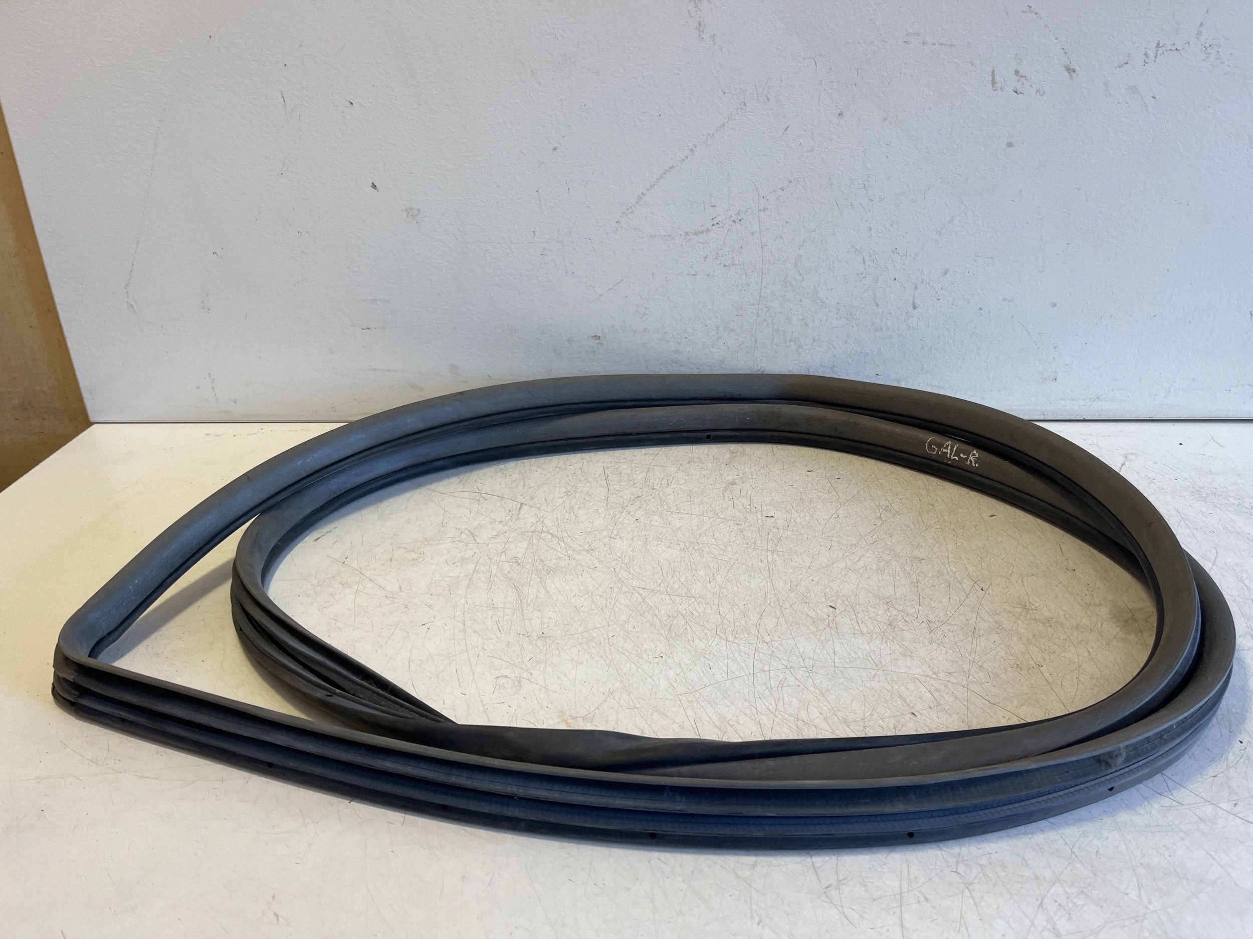 TOYOTA RAV 4 (XA20) ACHTERDEUR RUBBER RECHTS OEM VAL322729