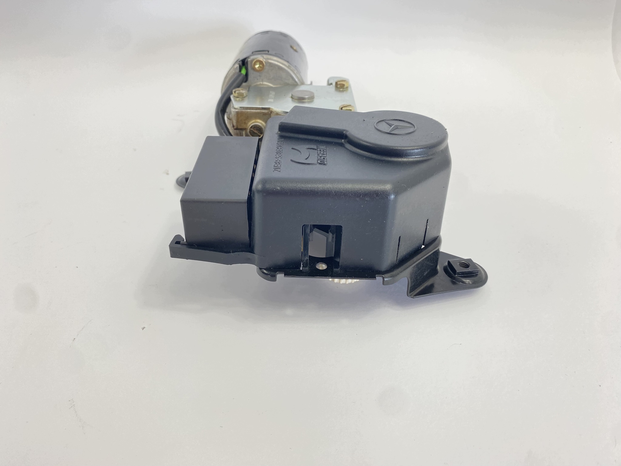 Moteur de toit ouvrant Mercedes 190 W201 image 3