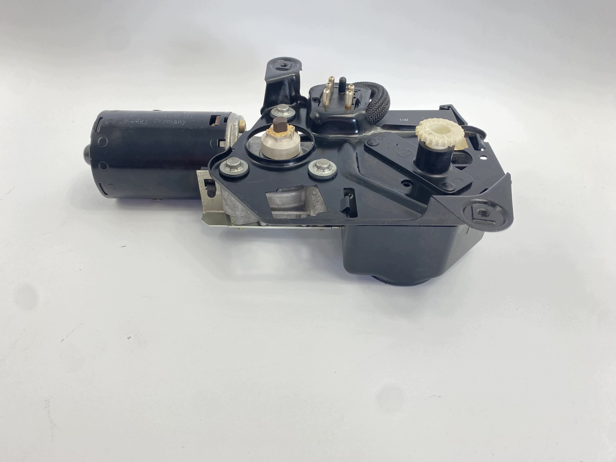 Moteur de toit ouvrant Mercedes 190 W201 image 9