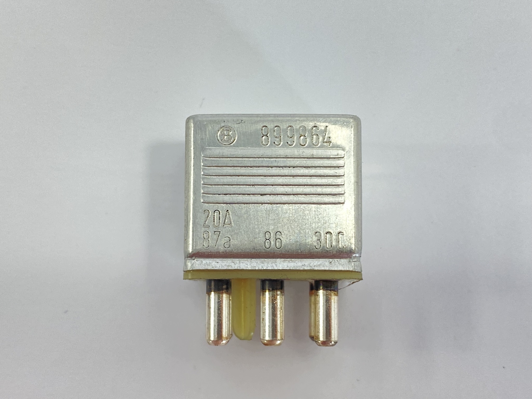 Käytetty rele Mercedes W124 W201 W126 W140 R129 12V