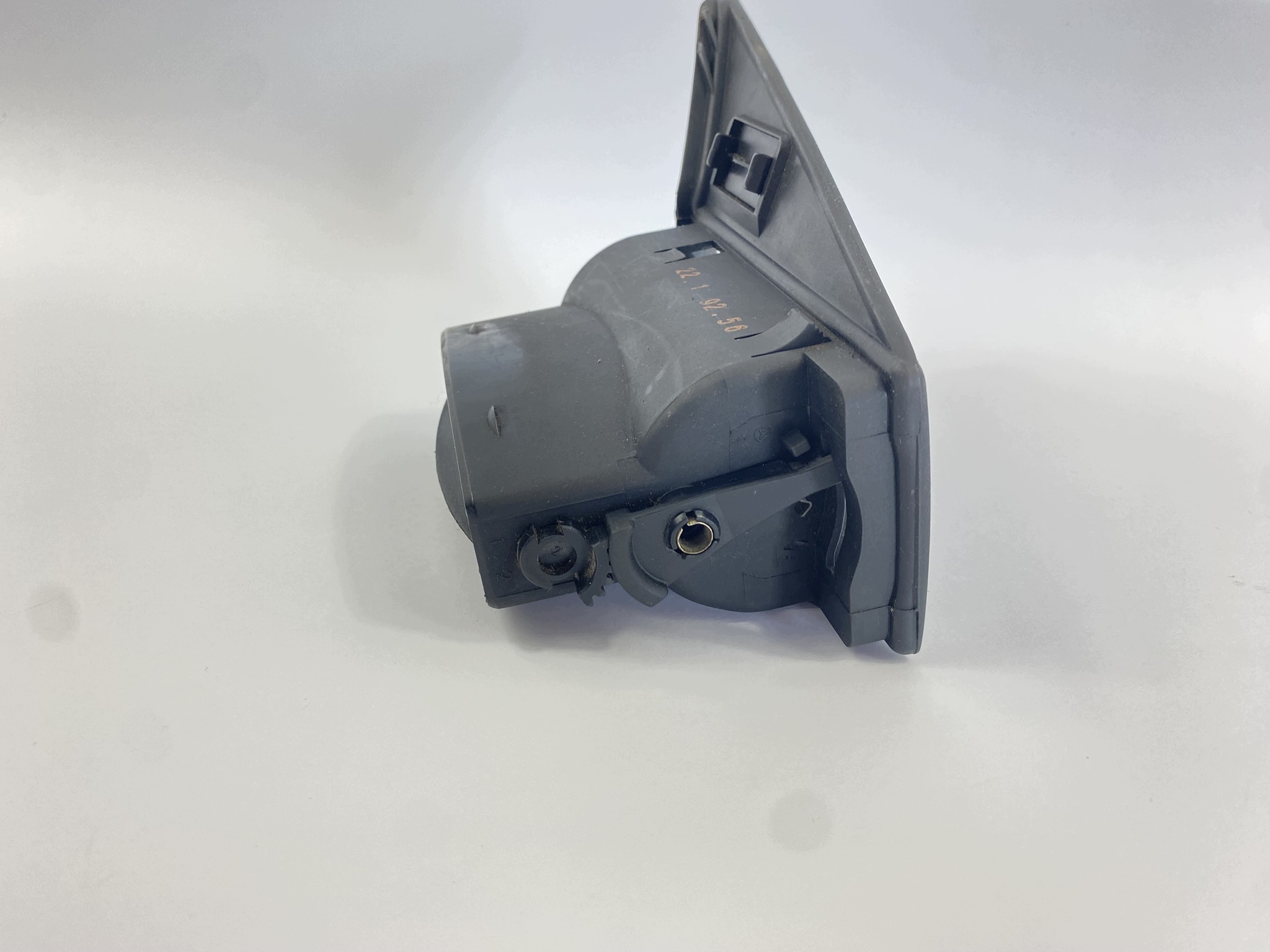 Grade de Ventilação Esquerda Mercedes W201 190 Usada image 6