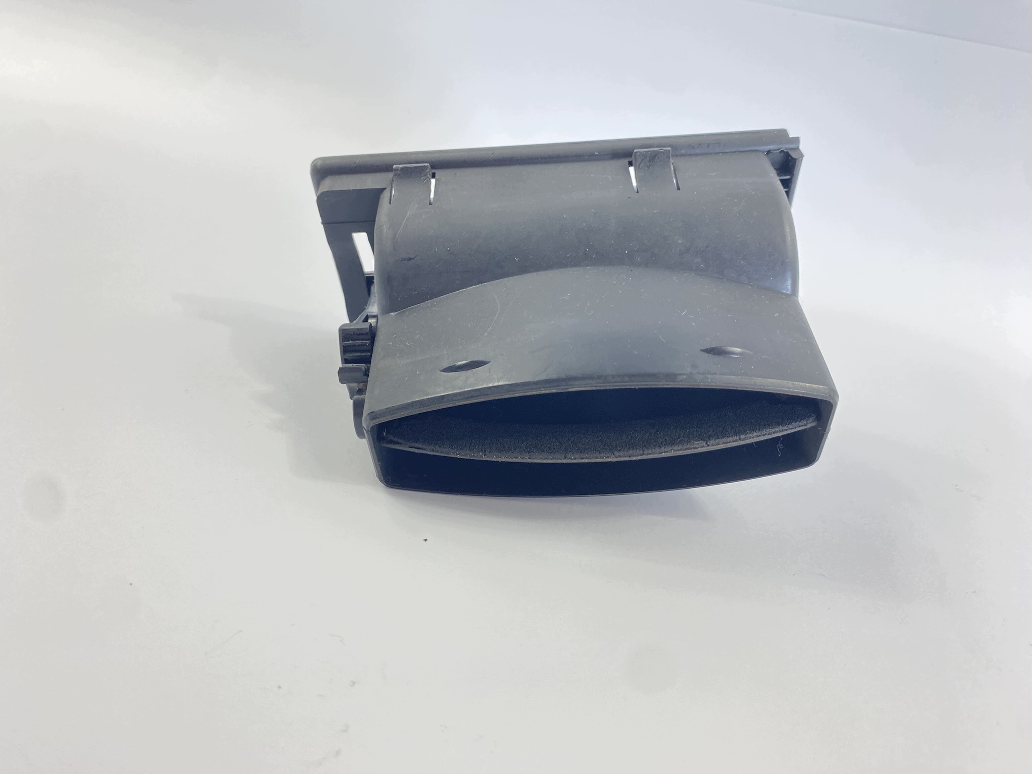 Grade de Ventilação Esquerda Mercedes W201 190 Usada image 8