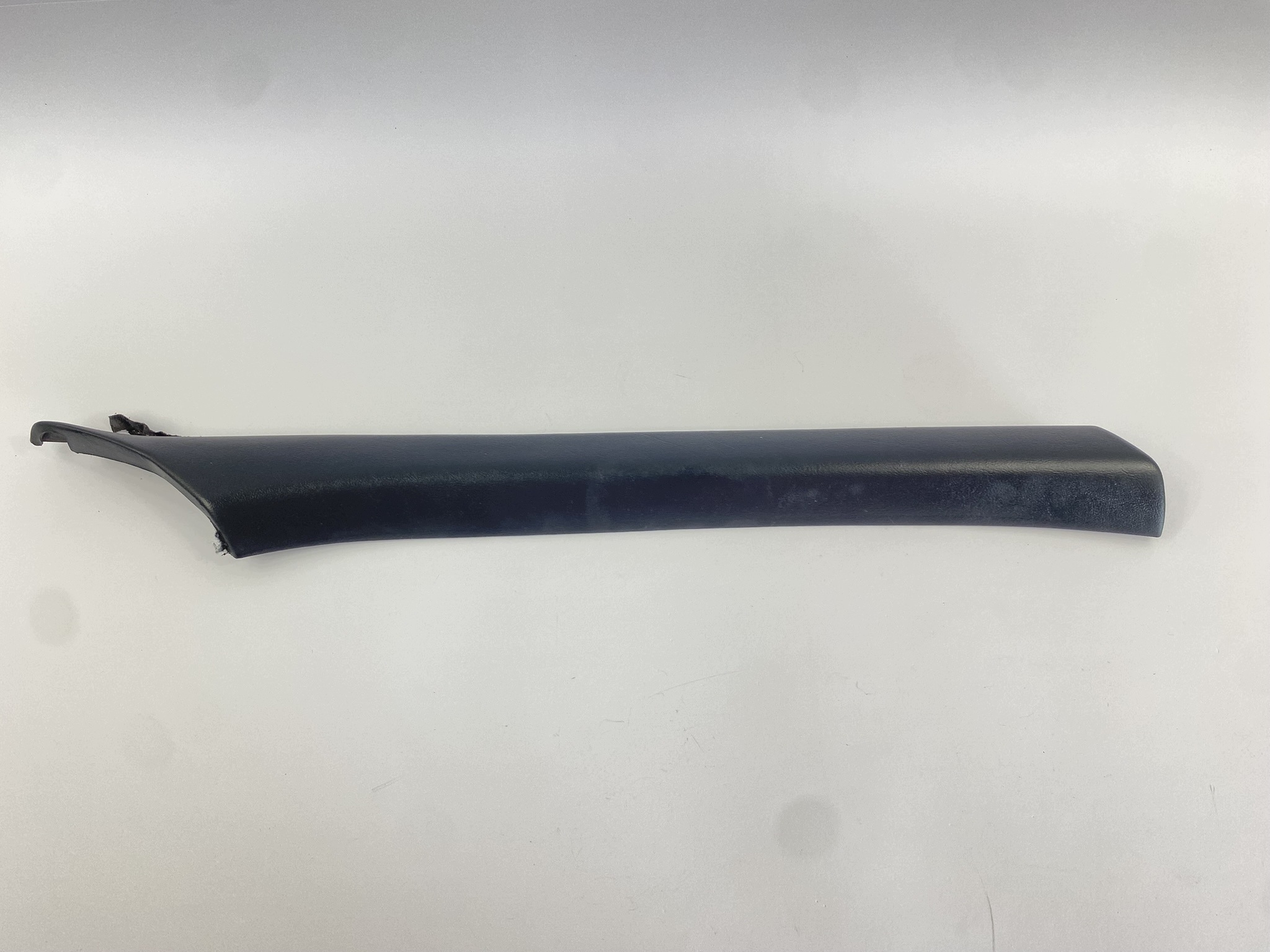 A-stolpe täckpanel höger Mercedes W201 image 2