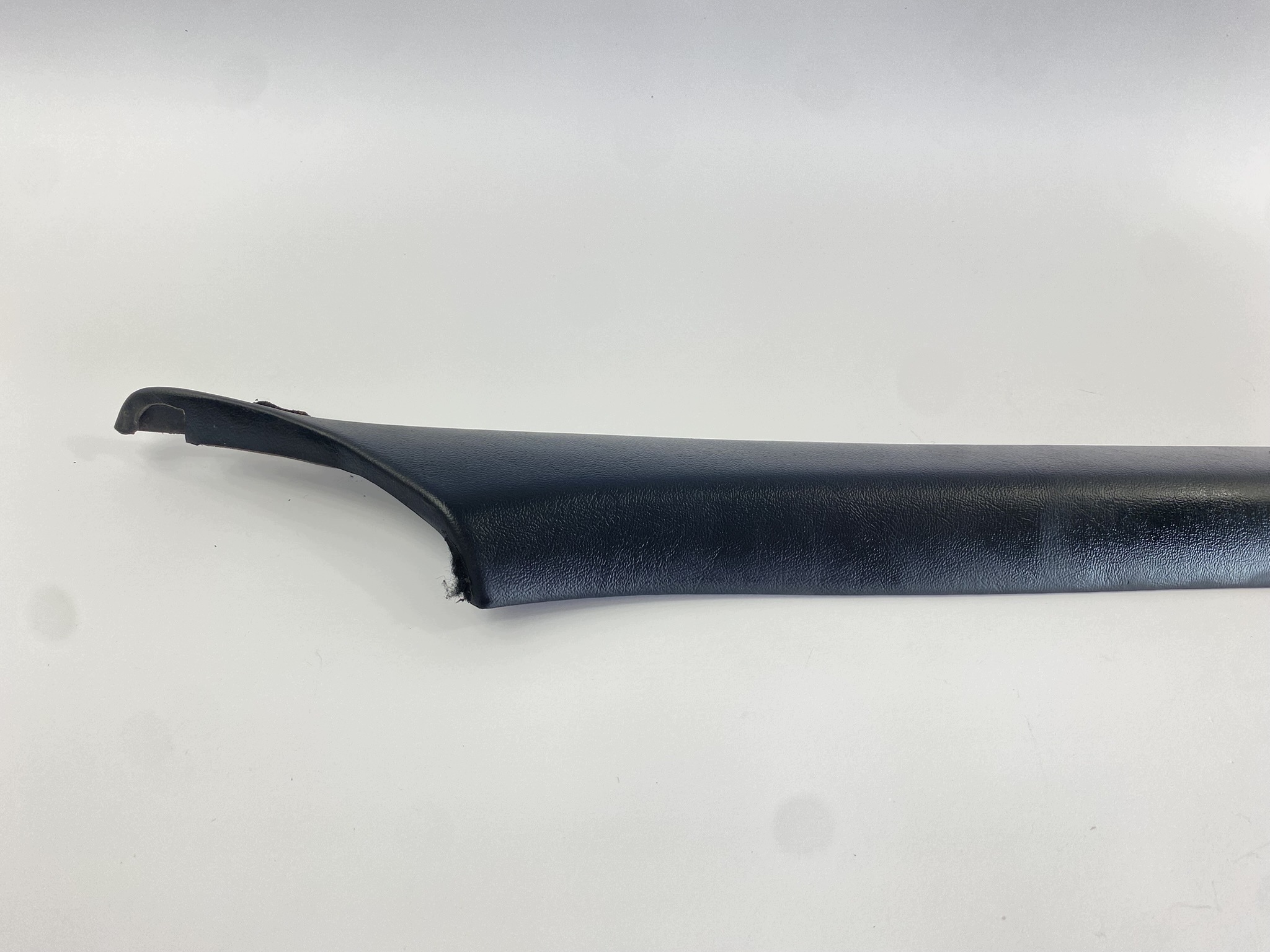 A-stolpe täckpanel höger Mercedes W201 image 3