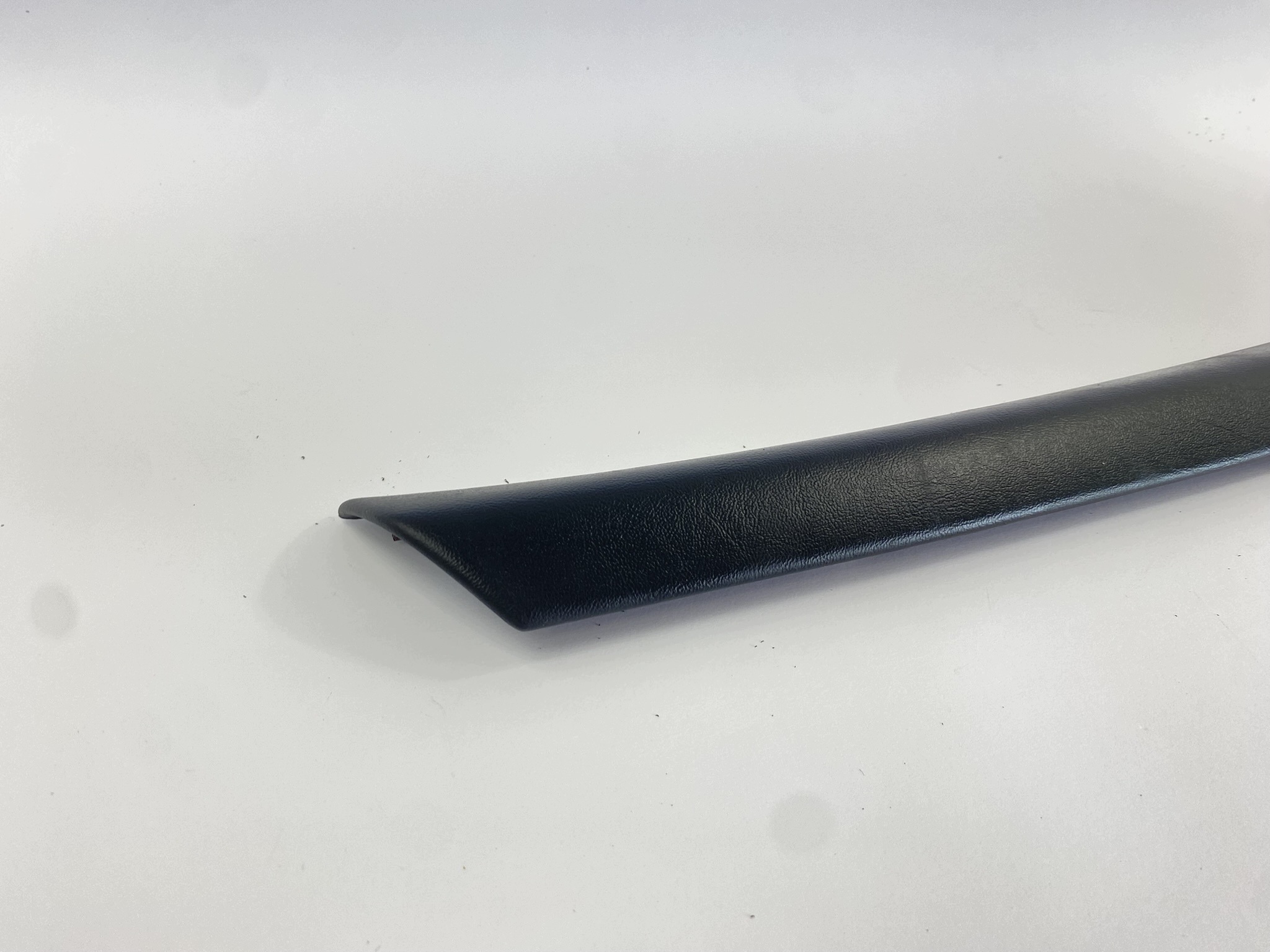 A-stolpe täckpanel höger Mercedes W201 image 6