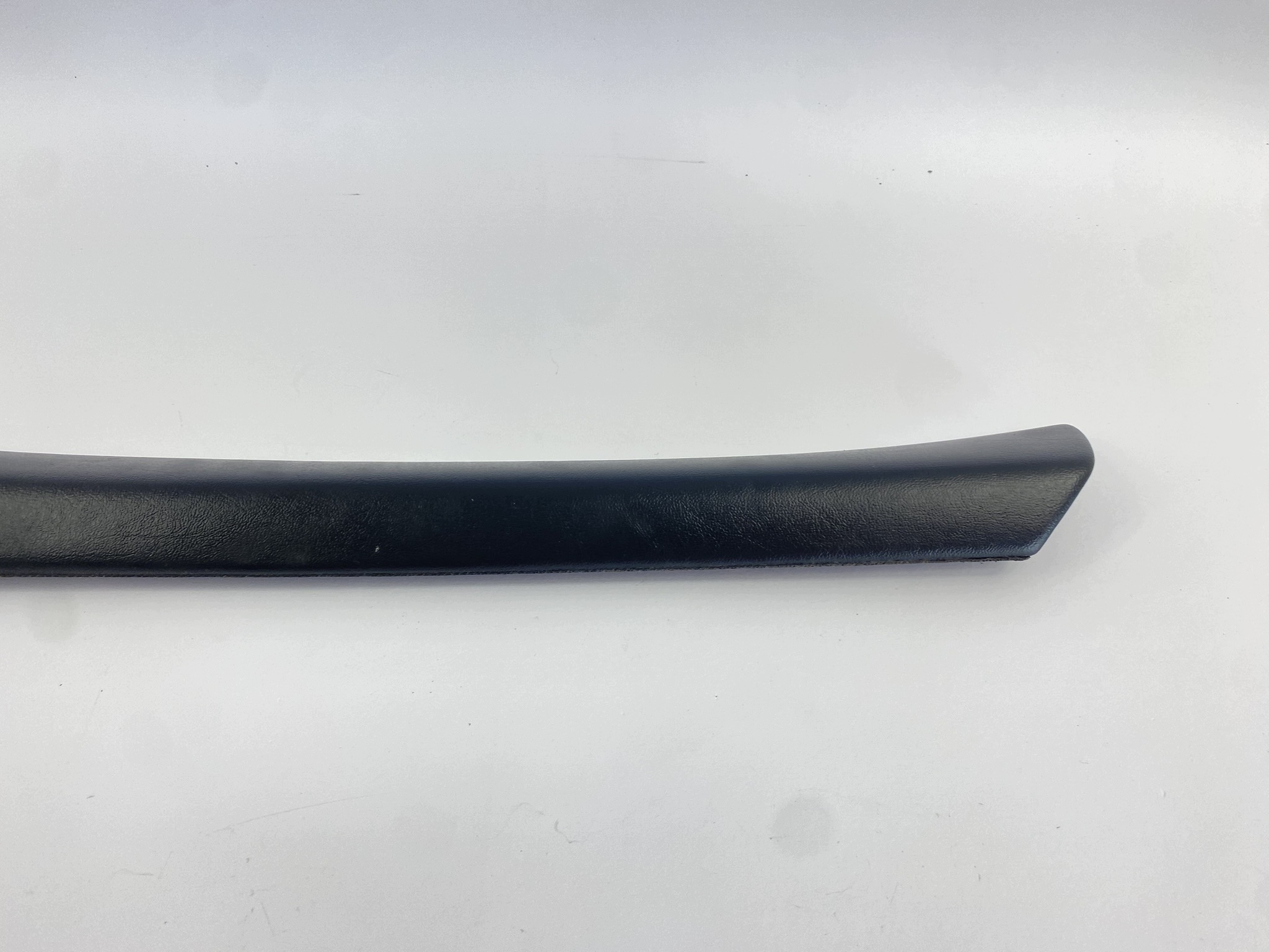 Cobertura Pilar A Esquerda Mercedes W201 190 OEM 2016921989 image 4