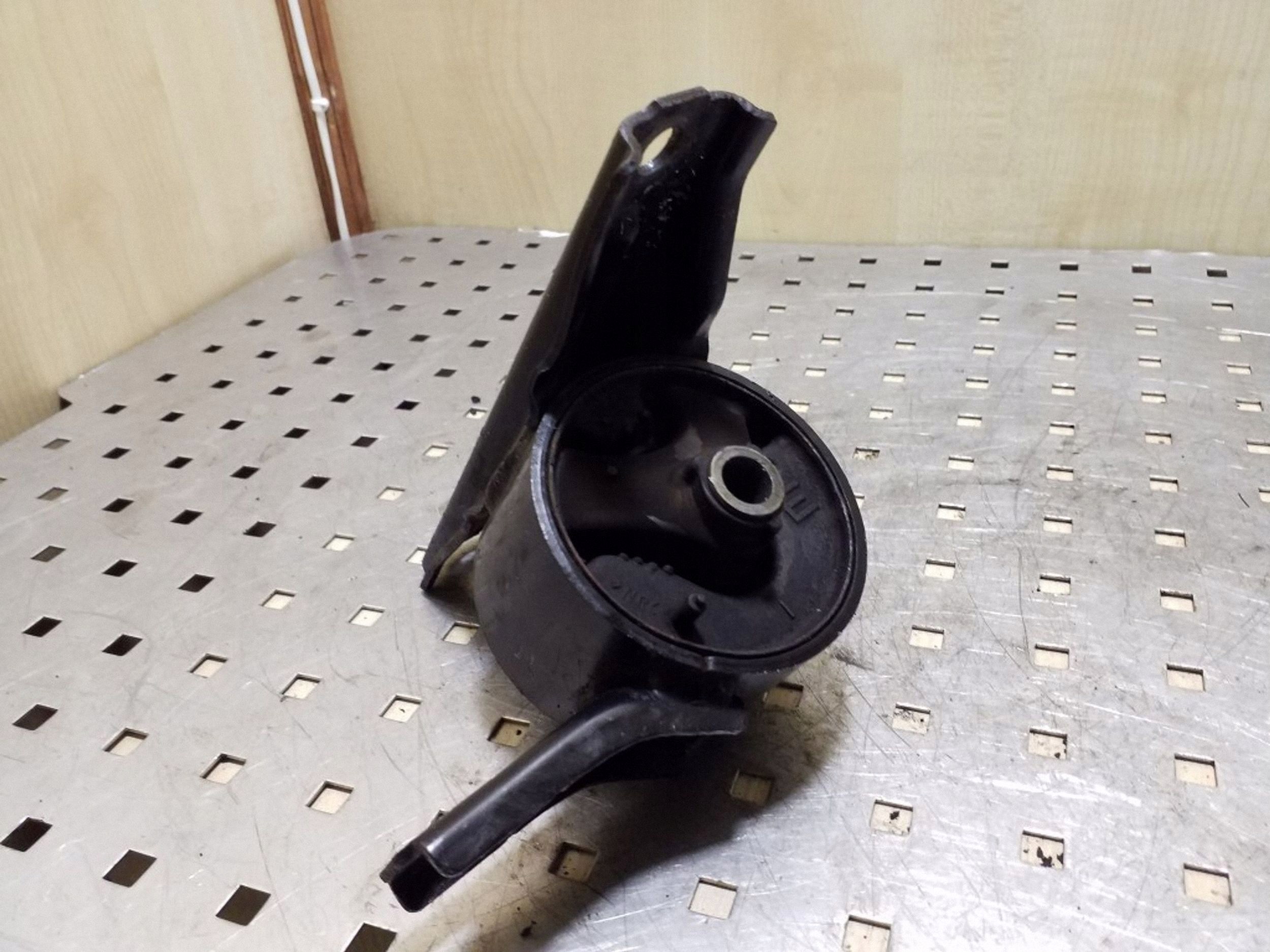 Coussin moteur avant MITSUBISHI OUTLANDER II MN184357 image 3