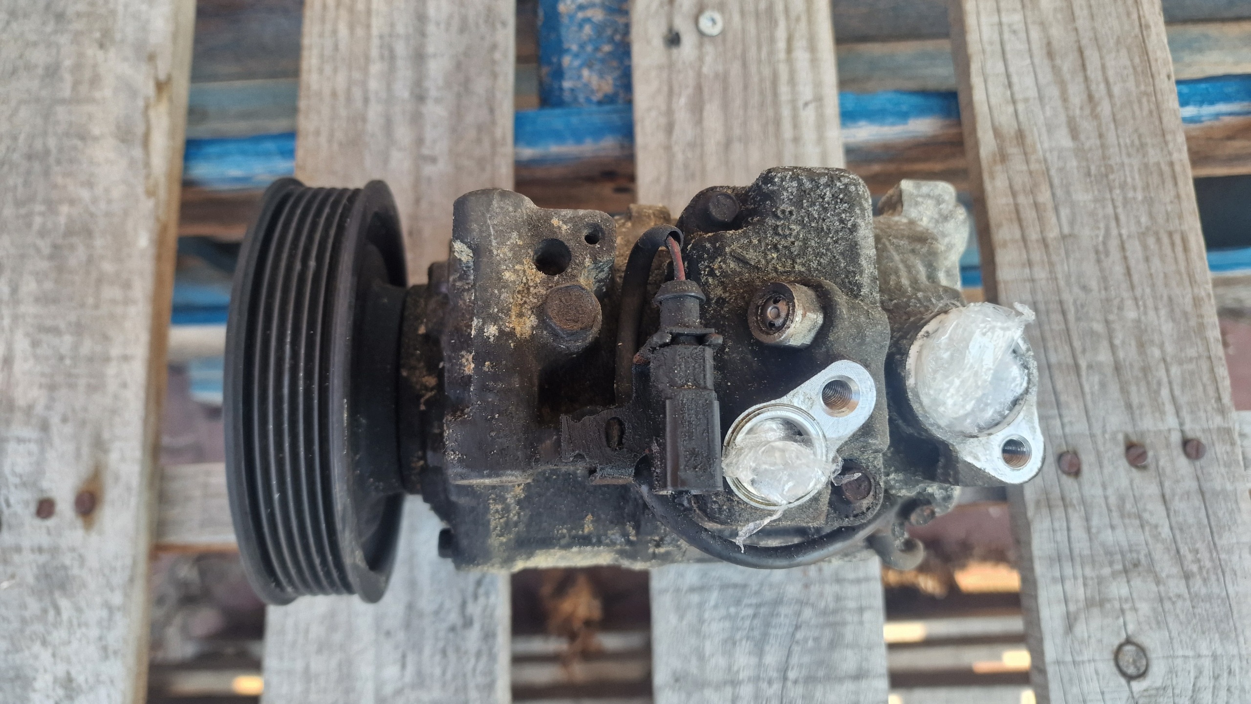 Ilmastoinnin kompressori Audi A4 B8 A5 S5 3.0 FSI