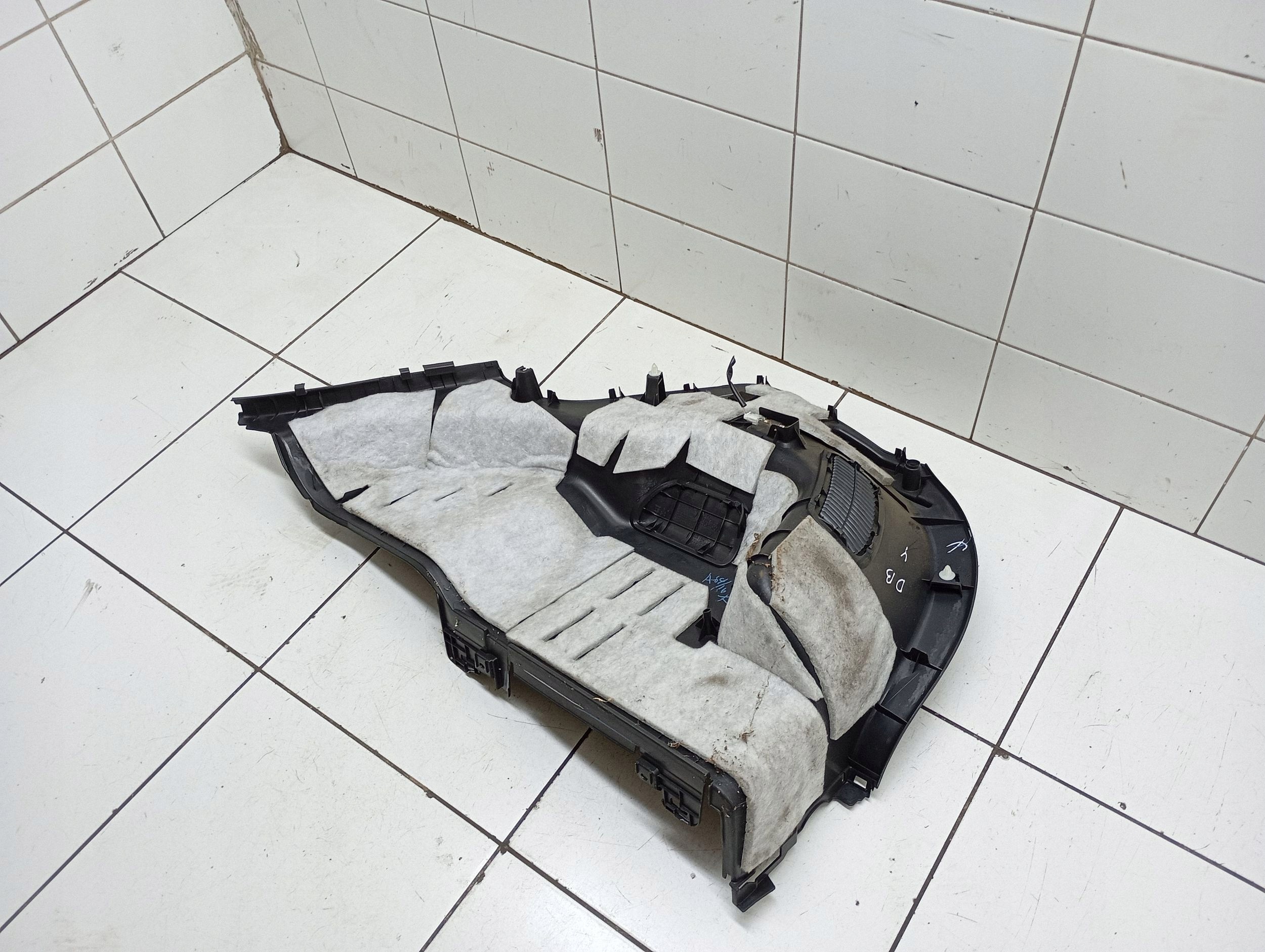 Panel guantera Toyota Yaris 2011 6474052370 image 4