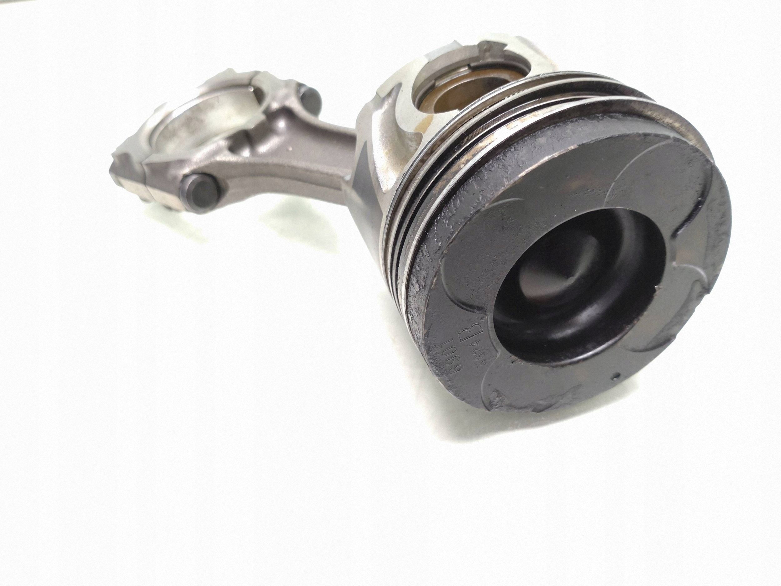Pistón con biela Opel Astra J 2014 3g24b image 2