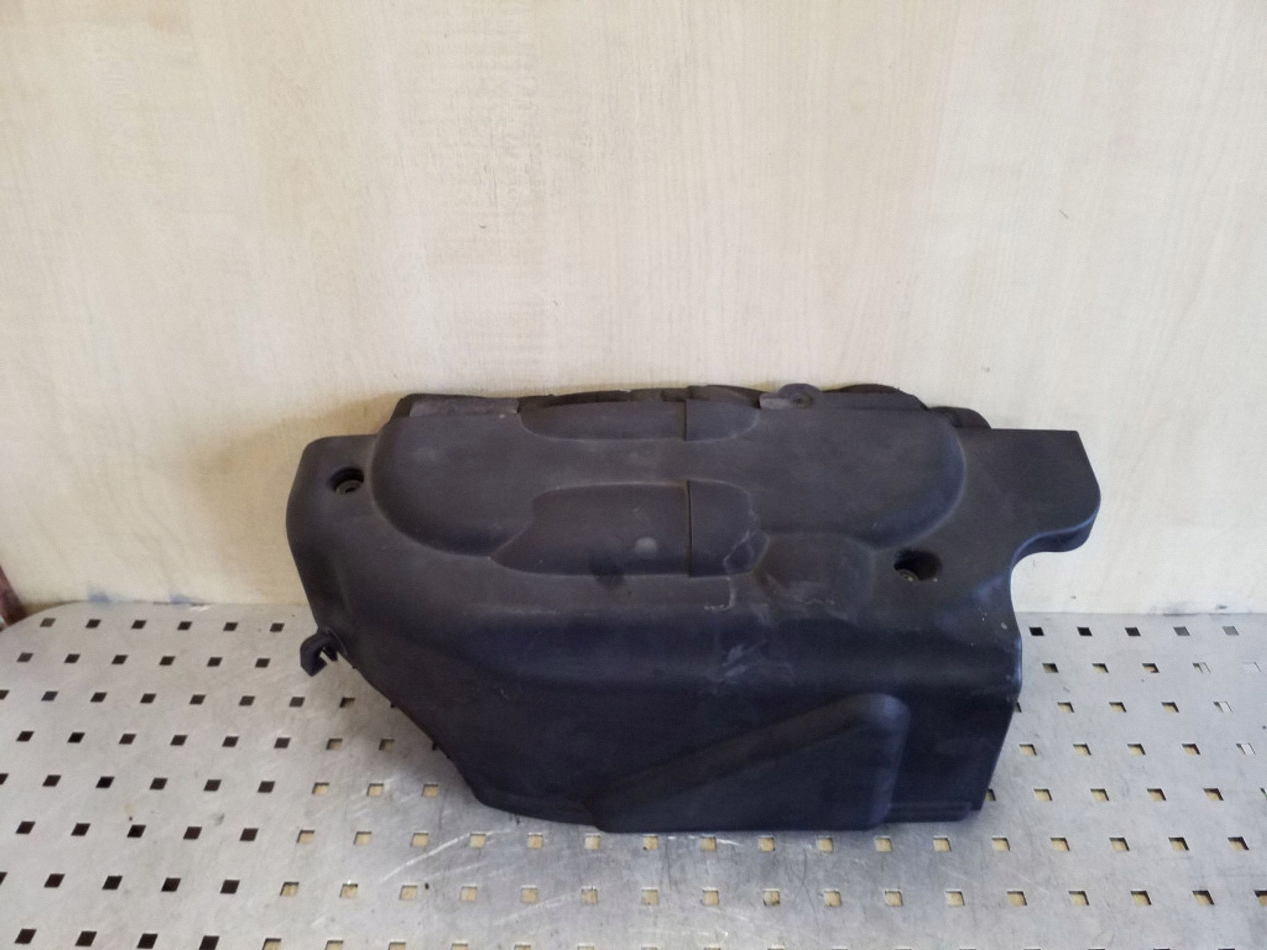 BMW 3 E90 2.0D Body Part OEM 14389710 Used image 2