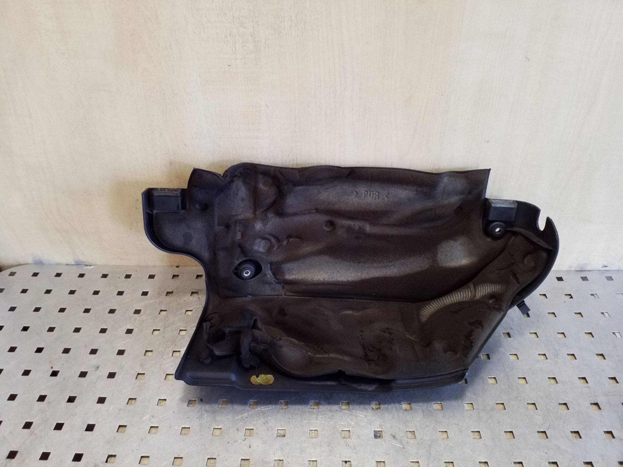 BMW 3 E90 2.0D Body Part OEM 14389710 Used image 3
