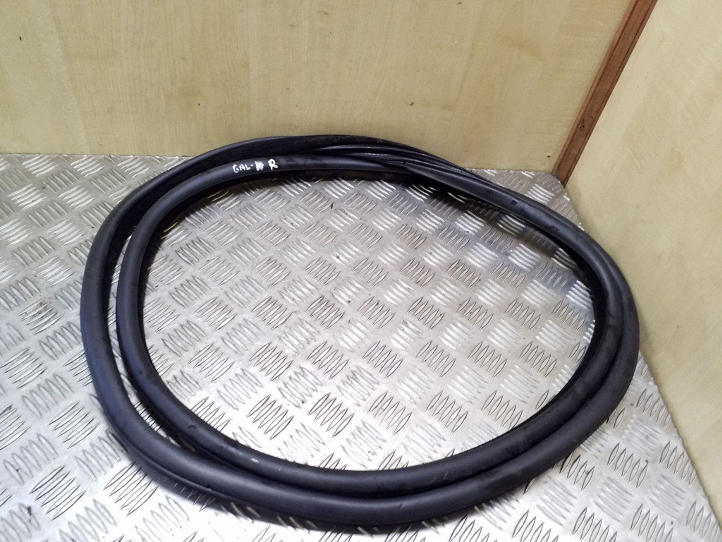 BMW 5 F10 F11 Taka oikea oven tiiviste image 2