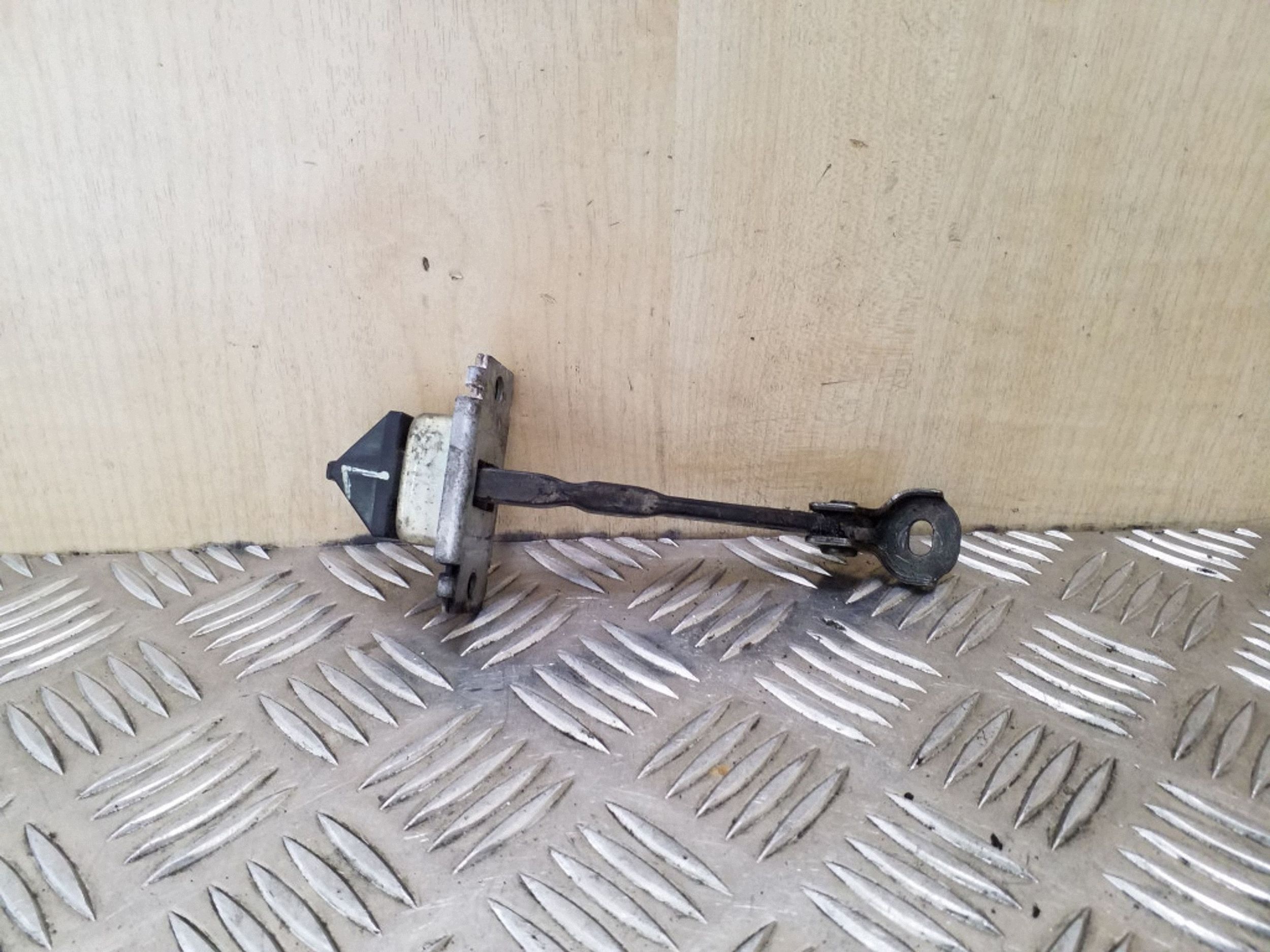 Limitador Puerta Trasera Izquierda Mazda 3 I image 2