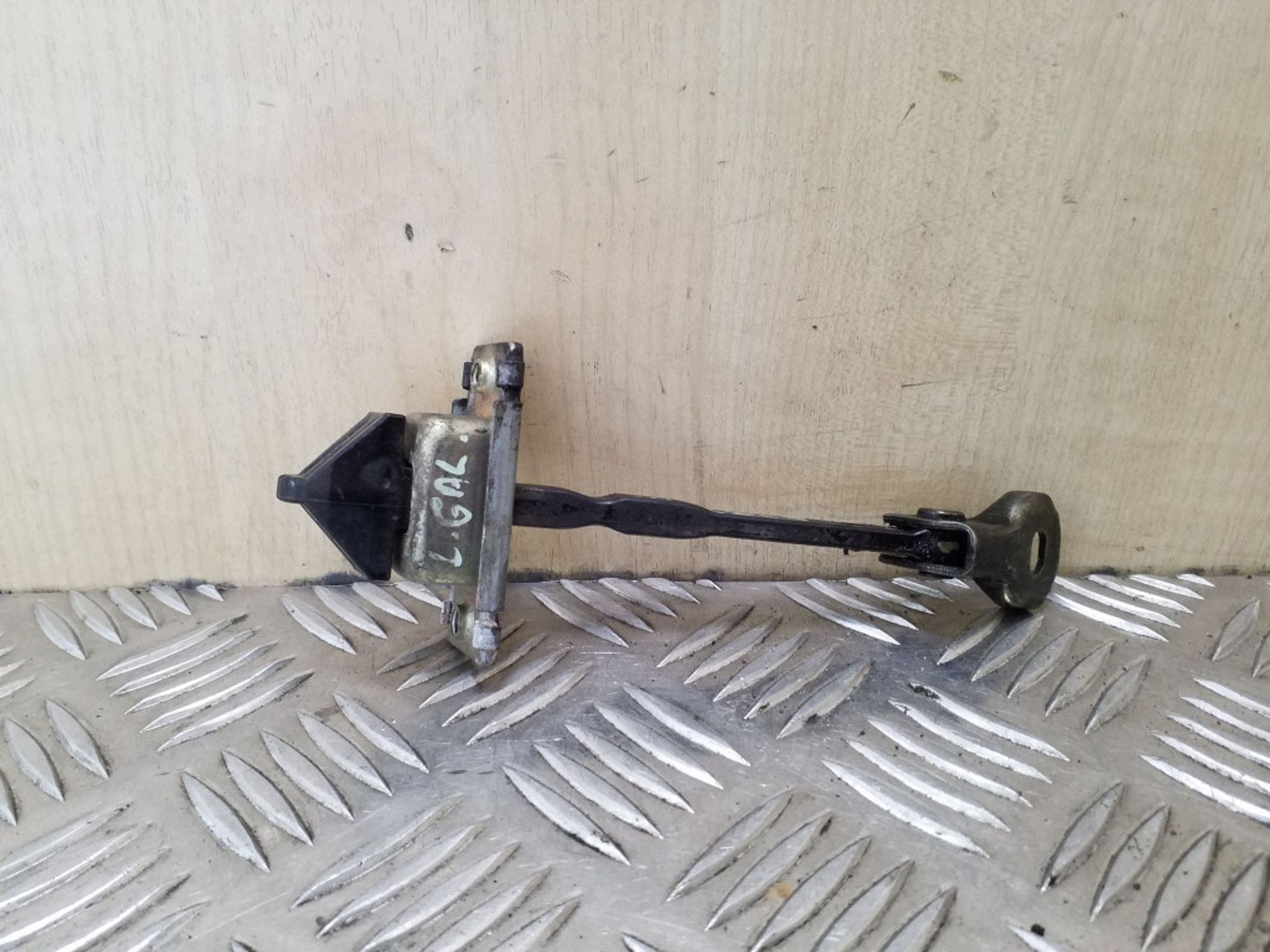 Mazda 3 I Takaovi Vasen Käytetty OEM VAL40883