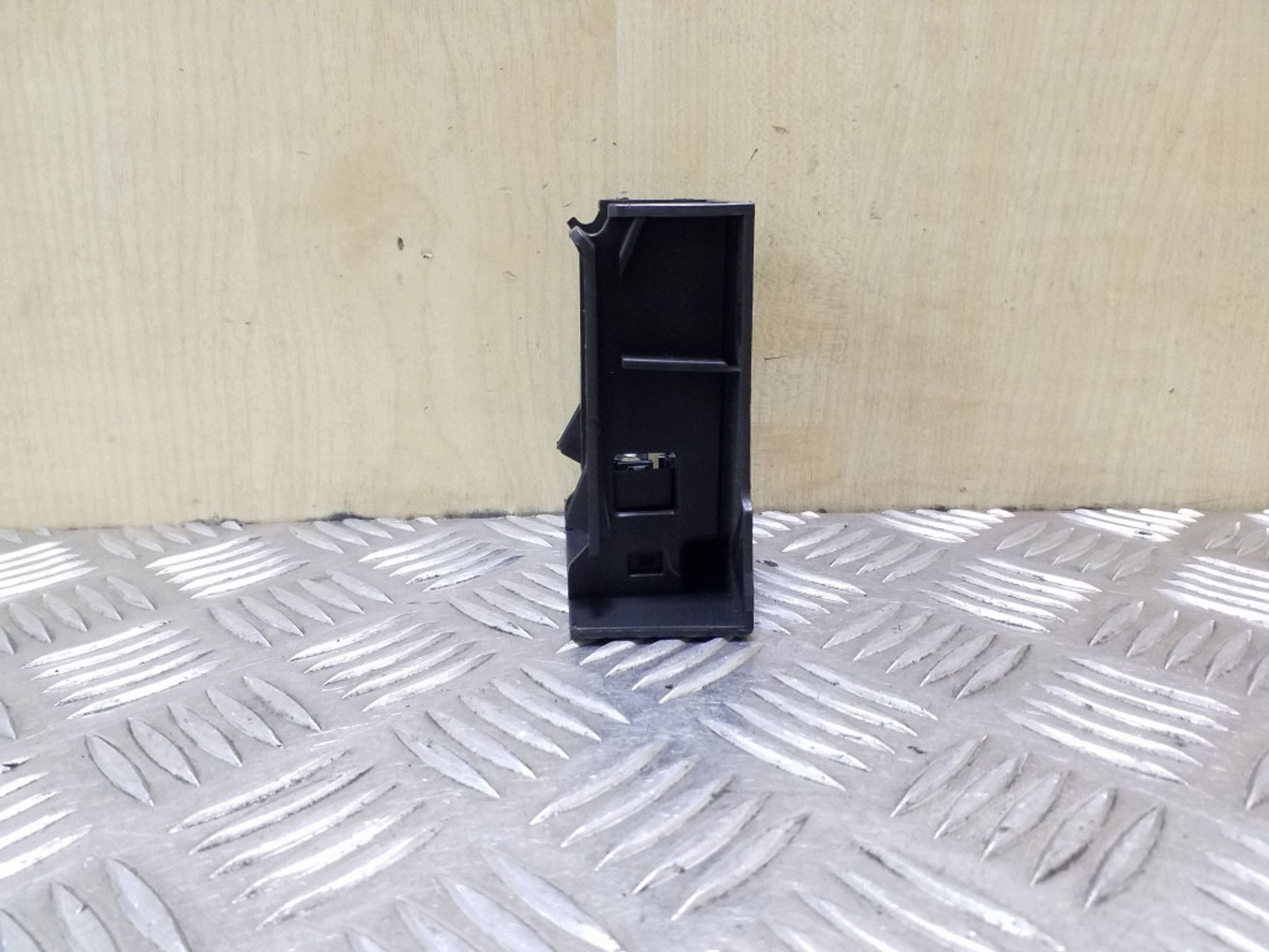 FORD FOCUS OTHER INTERNAL PART BM51A044L28ADW image 3