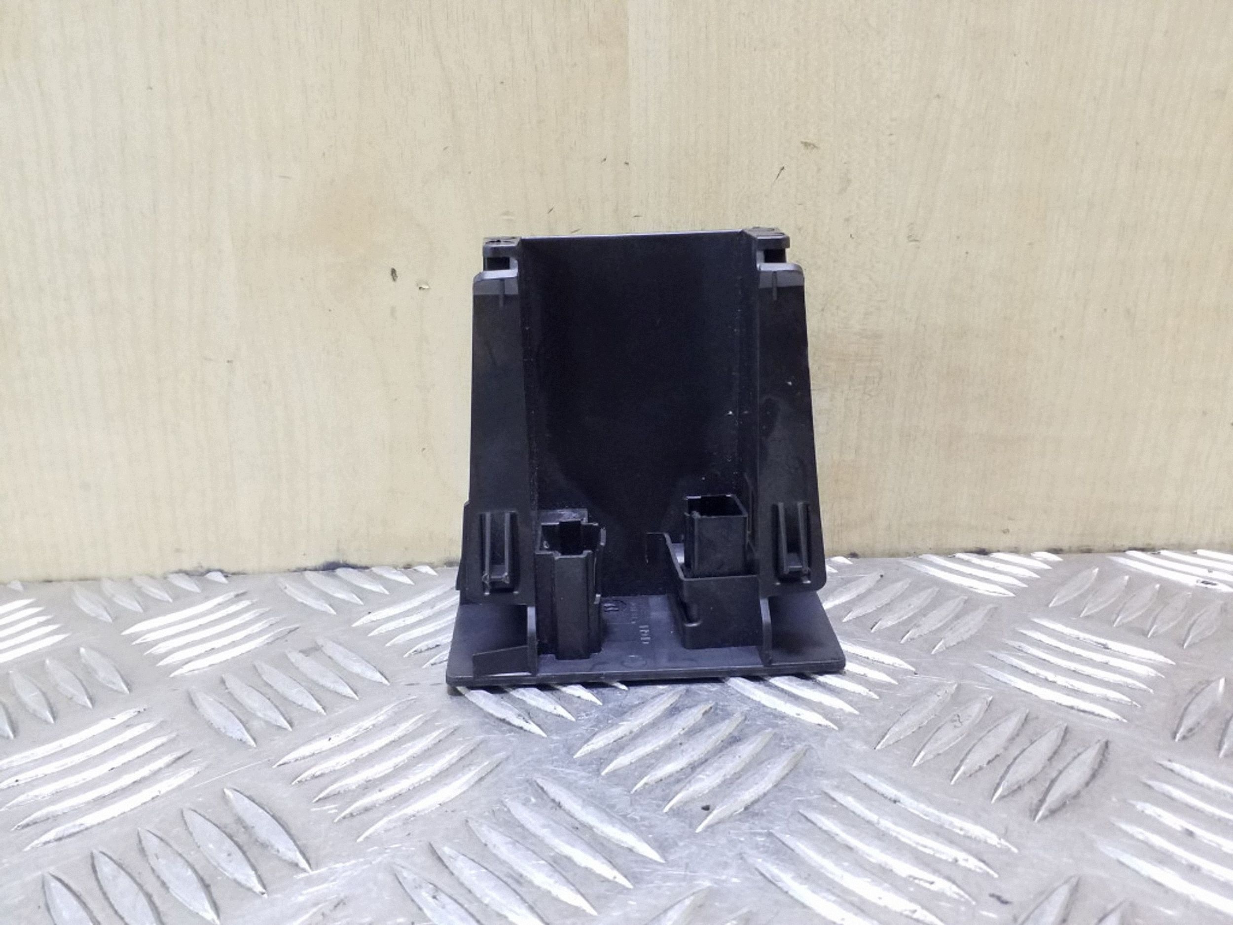 FORD FOCUS OTHER INTERNAL PART BM51A044L28ADW image 6