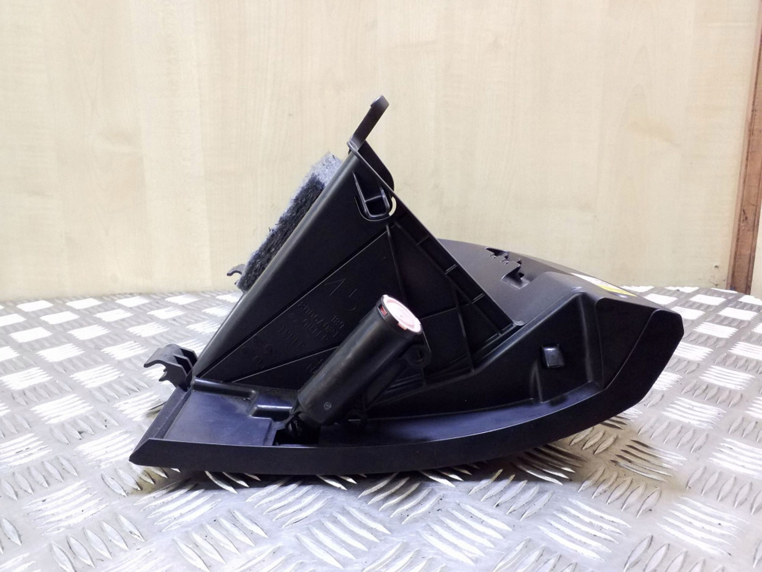 Peugeot 4007 lock till handskfack 8006A021 image 5