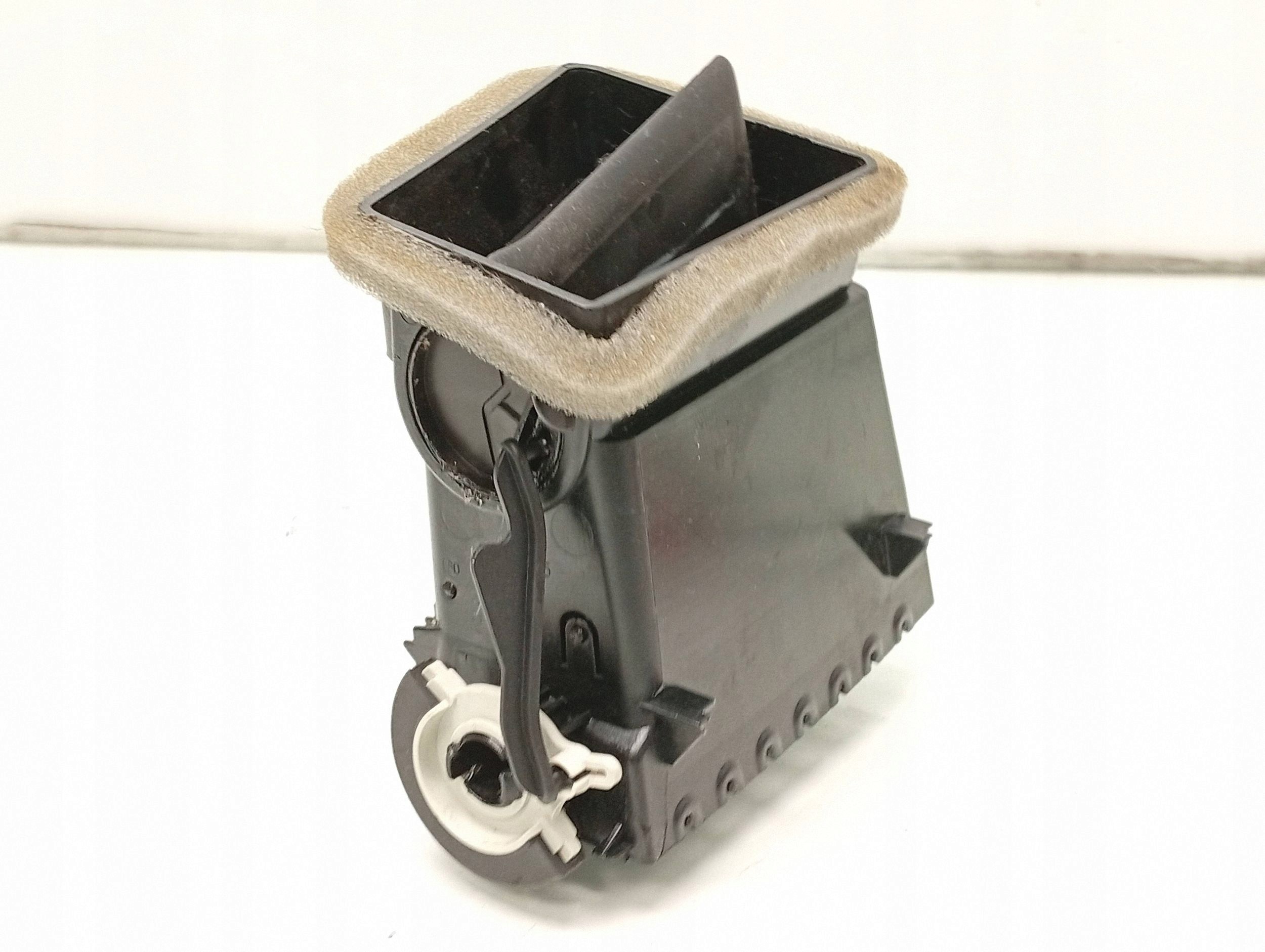 Dashboard Vent Right Side Seat Leon 5F 5F2820951 image 3