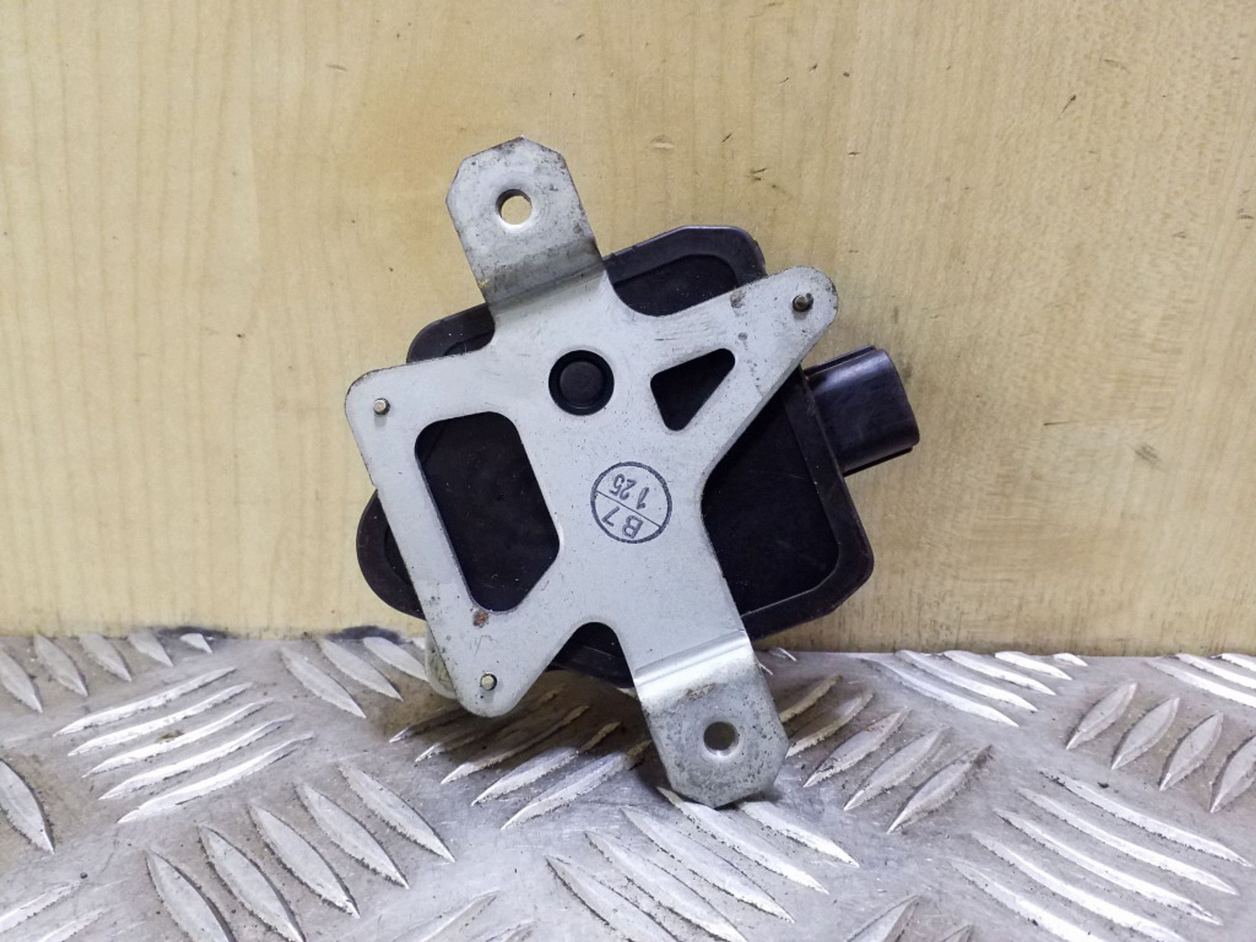 Mitsubishi Space Wagon Slot Sluiting MR292262