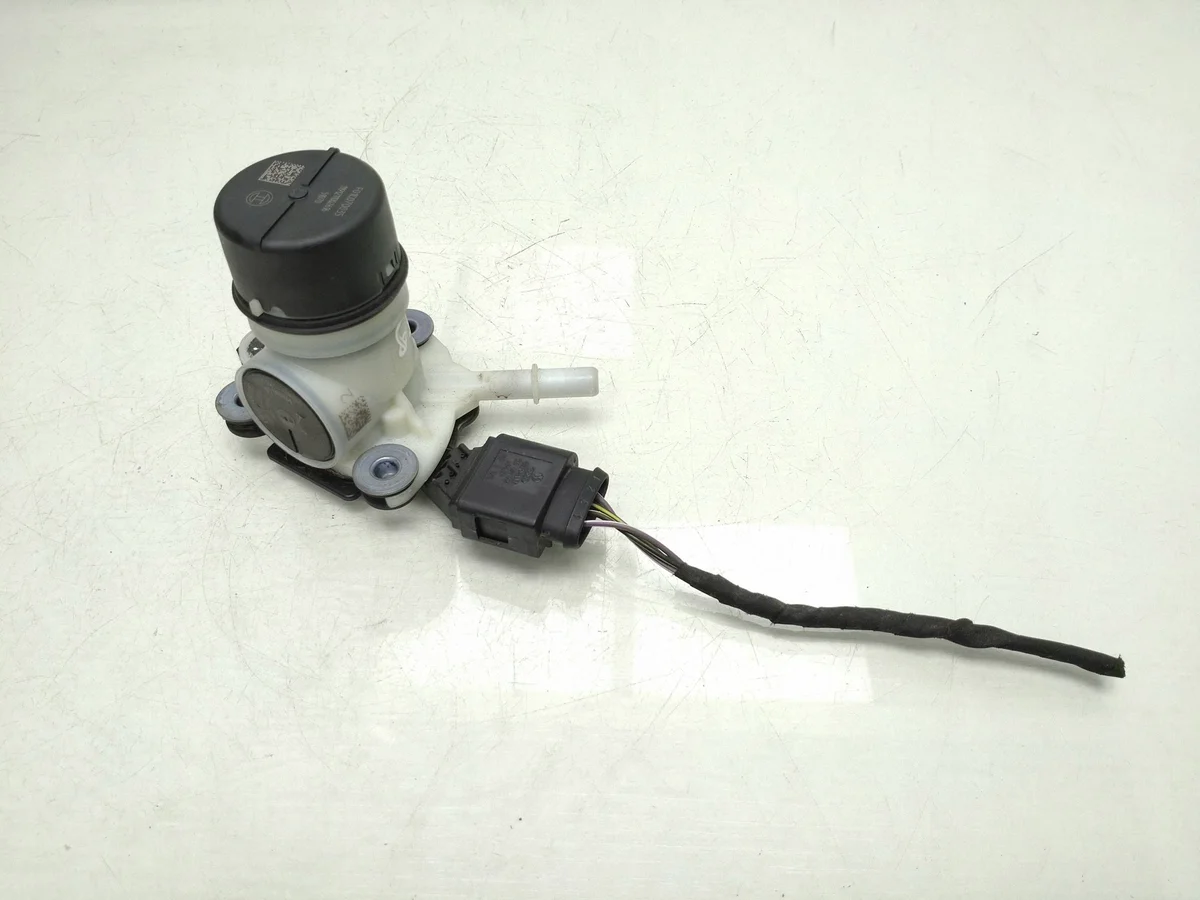 2020 Seat Leon (5F) AdBlue Pumpe F01C250148
