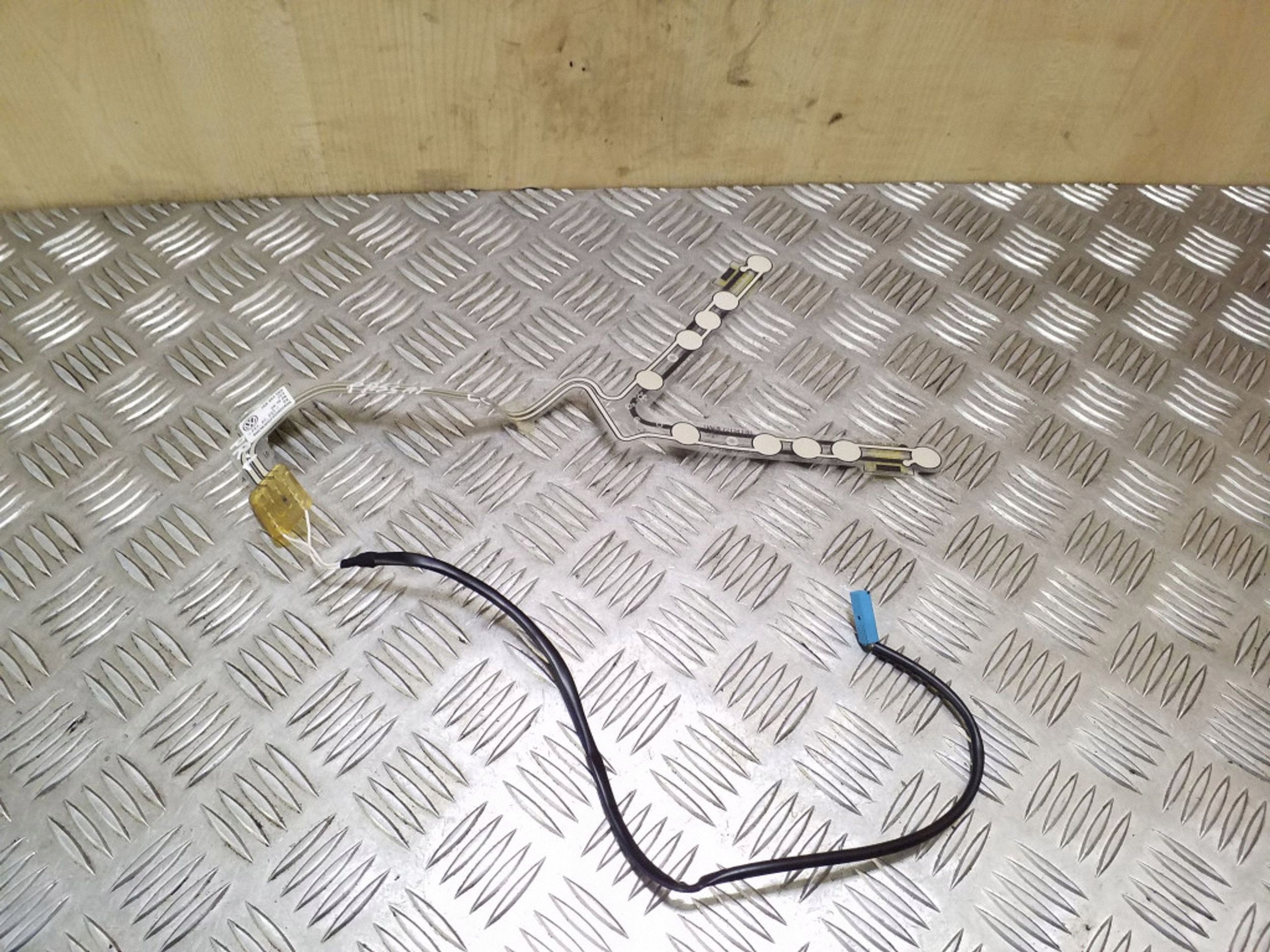 Sensor Dianteiro VW Passat CC Lado Esq. 1K8963553 image 2