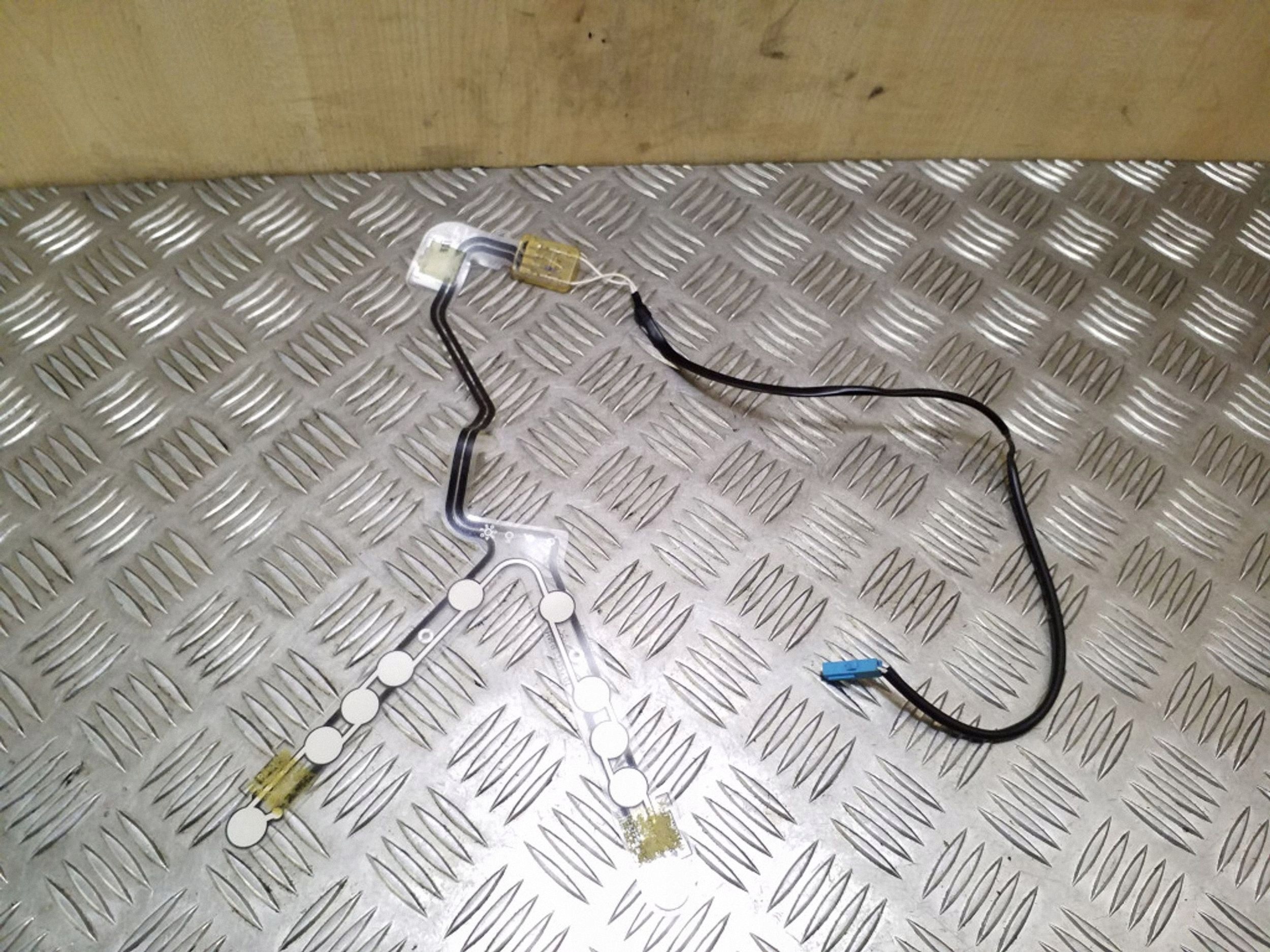 Sensor Dianteiro VW Passat CC Lado Esq. 1K8963553