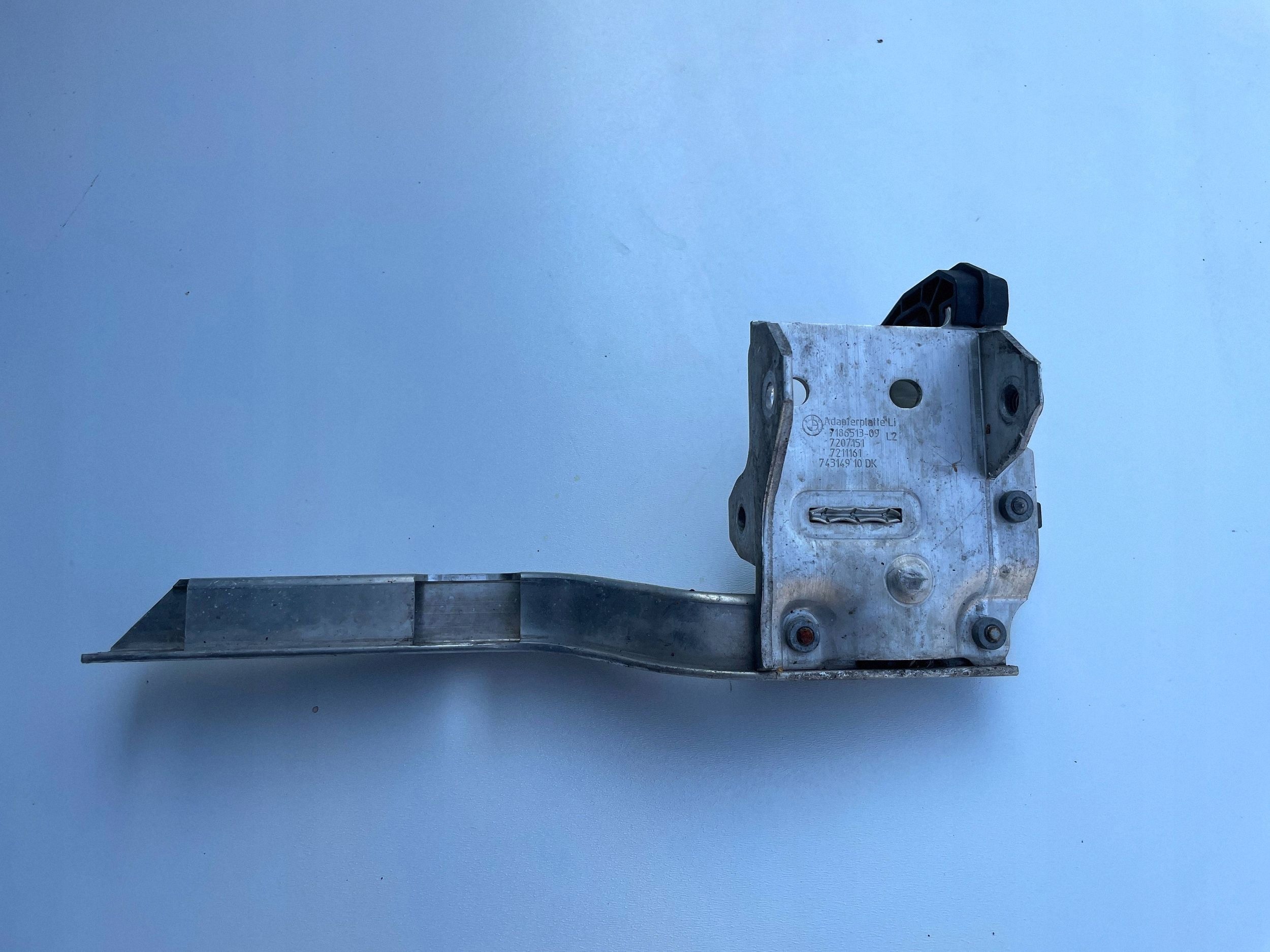 BMW 5 F10 F11 Halter Kühler Links 7583119 image 4