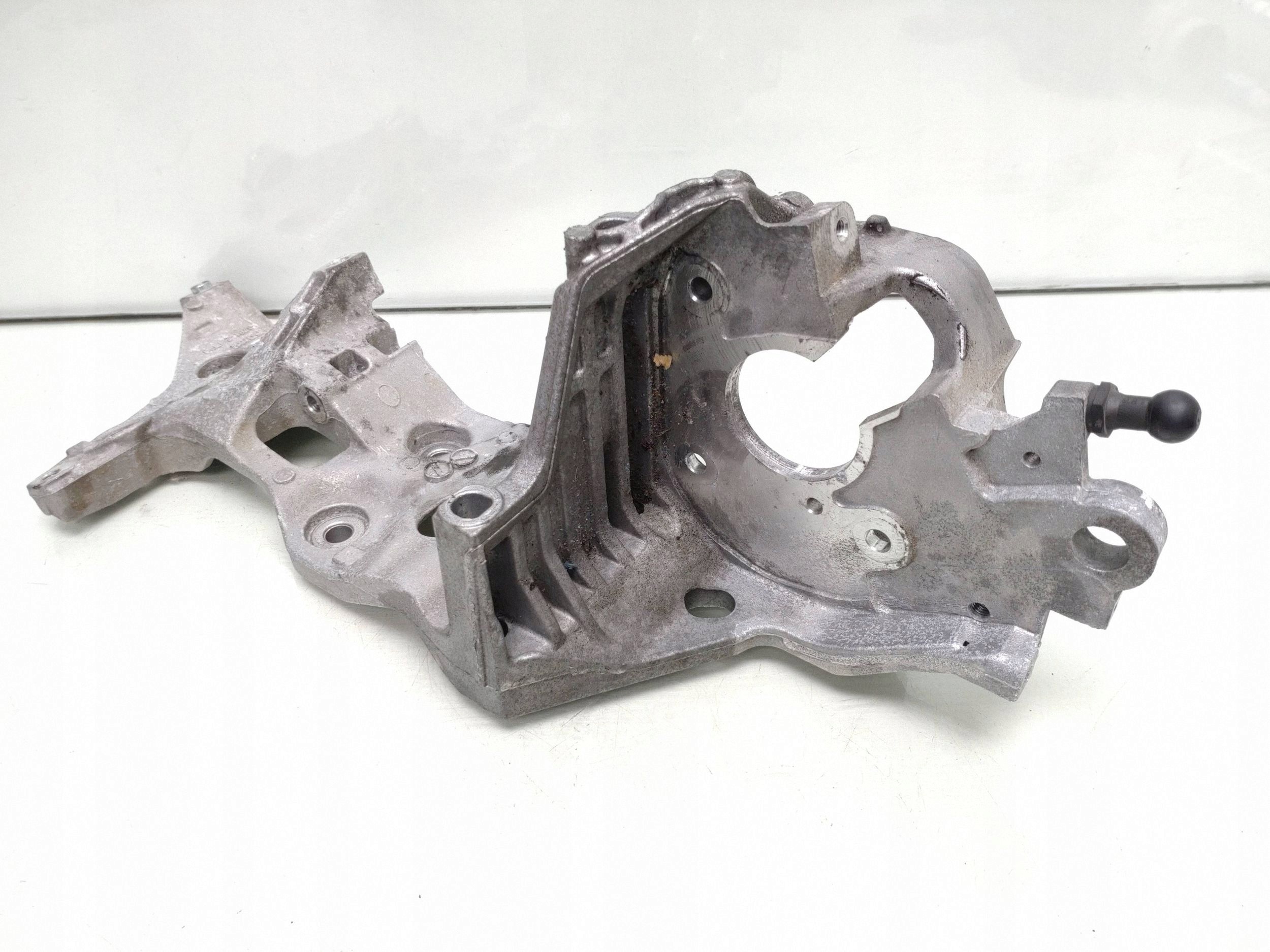 Support compresseur clim Seat Leon 5F 04L903143B image 4