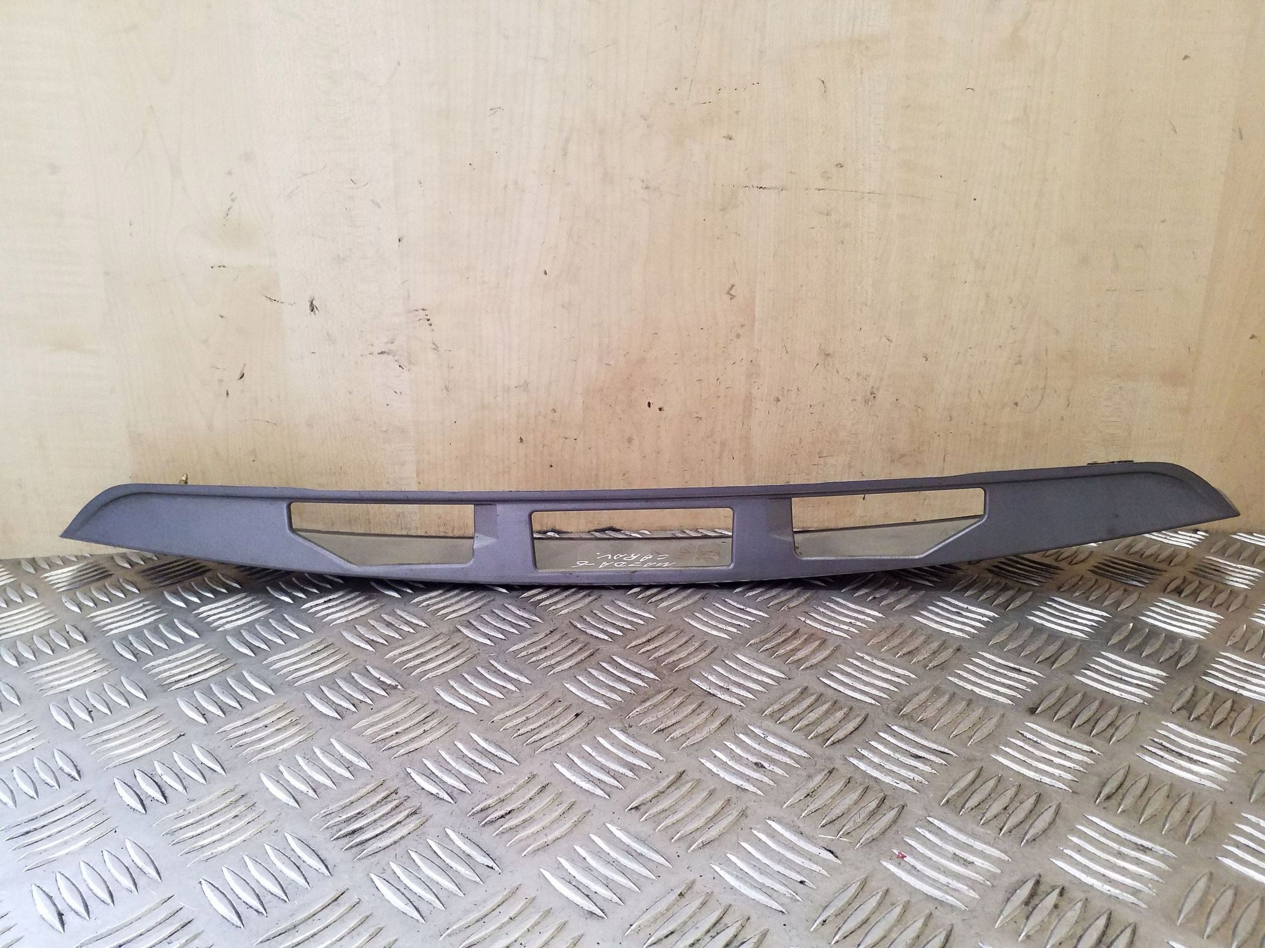 Cubierta Maletero Mazda 626 Liftback Combi Usada image 4