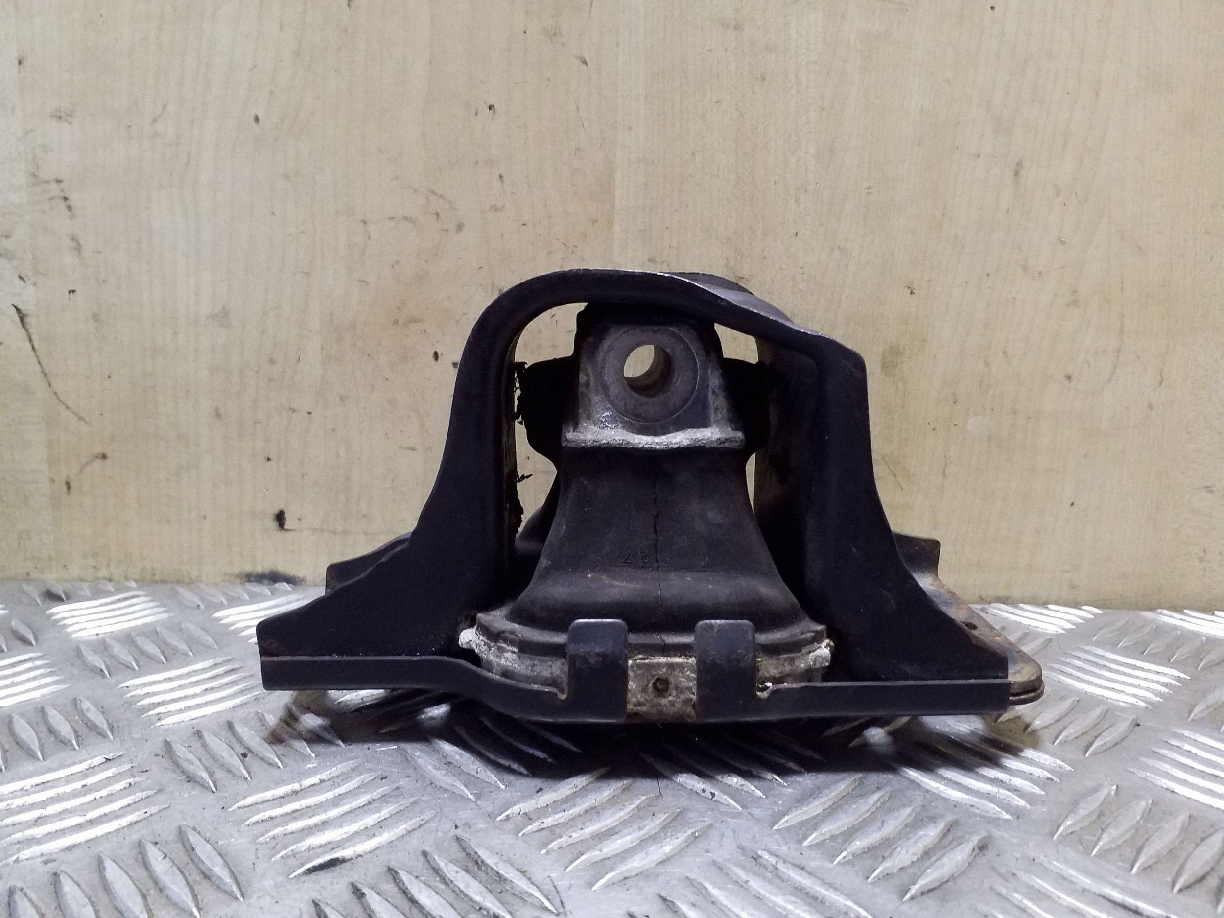 Support moteur avant RENAULT SCÉNIC II 8200014931F image 3