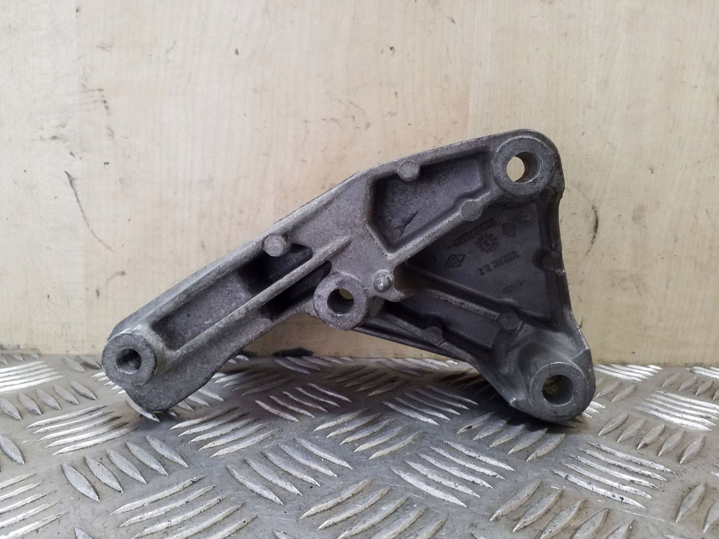 Oikea moottorin jalka RENAULT SCÉNIC II 1.9 dCi 88kW 8200072652F